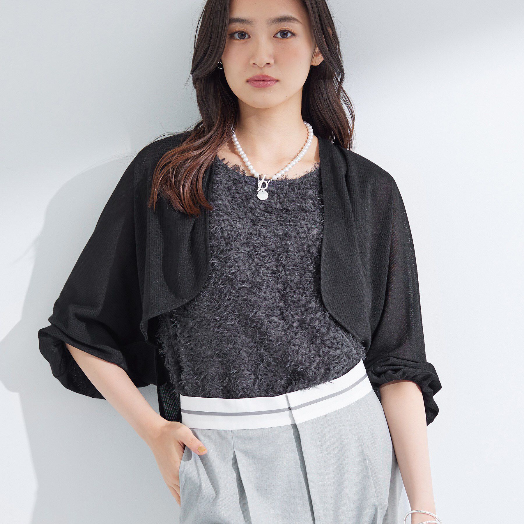 INDIVI「【軽く羽織れる】ボレロカーディガン」|カーディガン|ブラック(019)