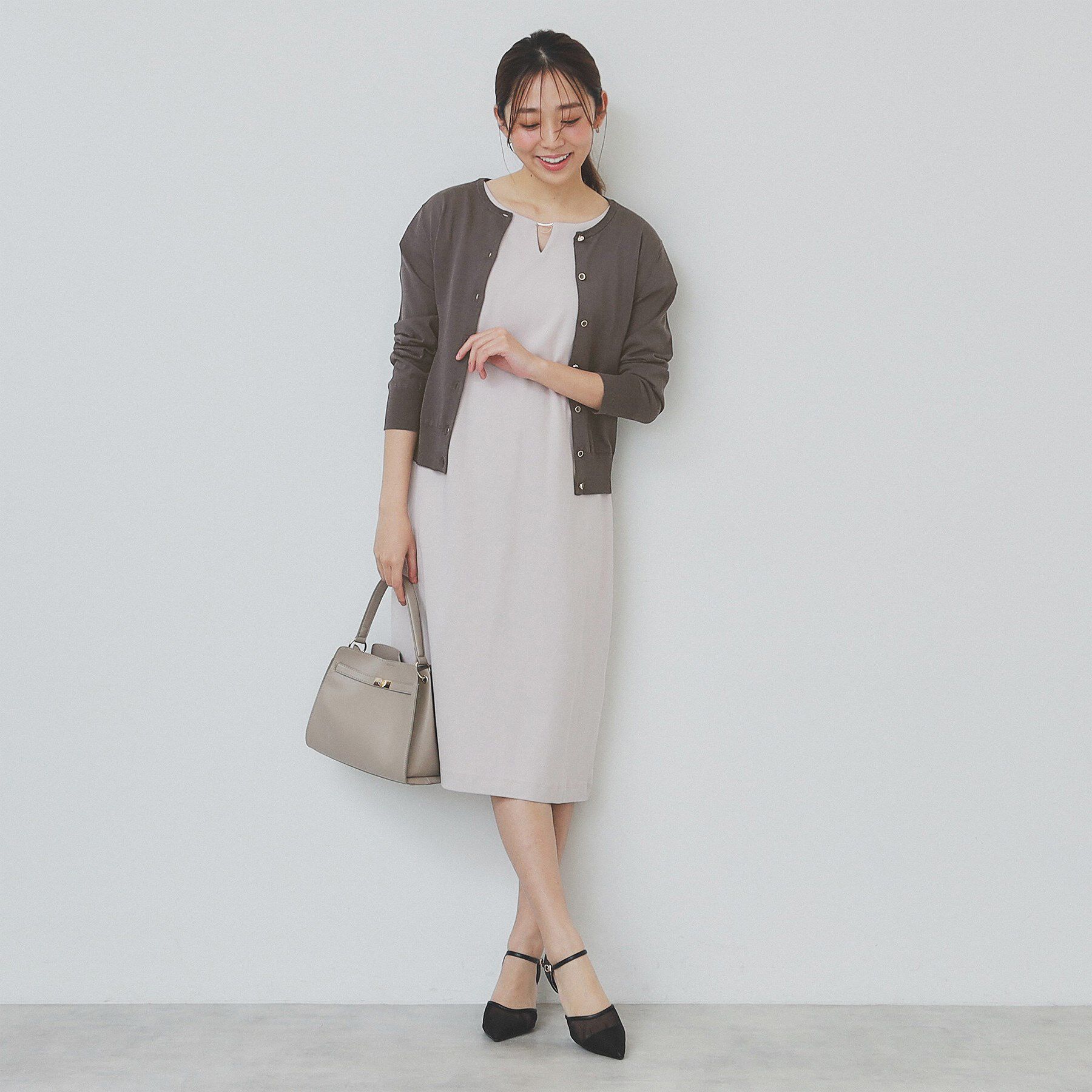 index「《7色展開/XS-LLサイズ》ビジューボタンニットカーディガン【洗濯機洗い可/抗ピル/接触冷感】」|カーディガン|