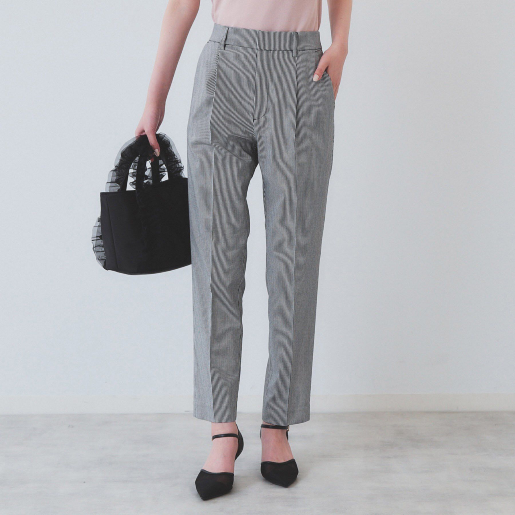 index「《6色展開/XS-LLサイズ》コンパクトストレッチテーパードパンツ【洗濯機洗い可/吸水速乾/透け防止」|その他|