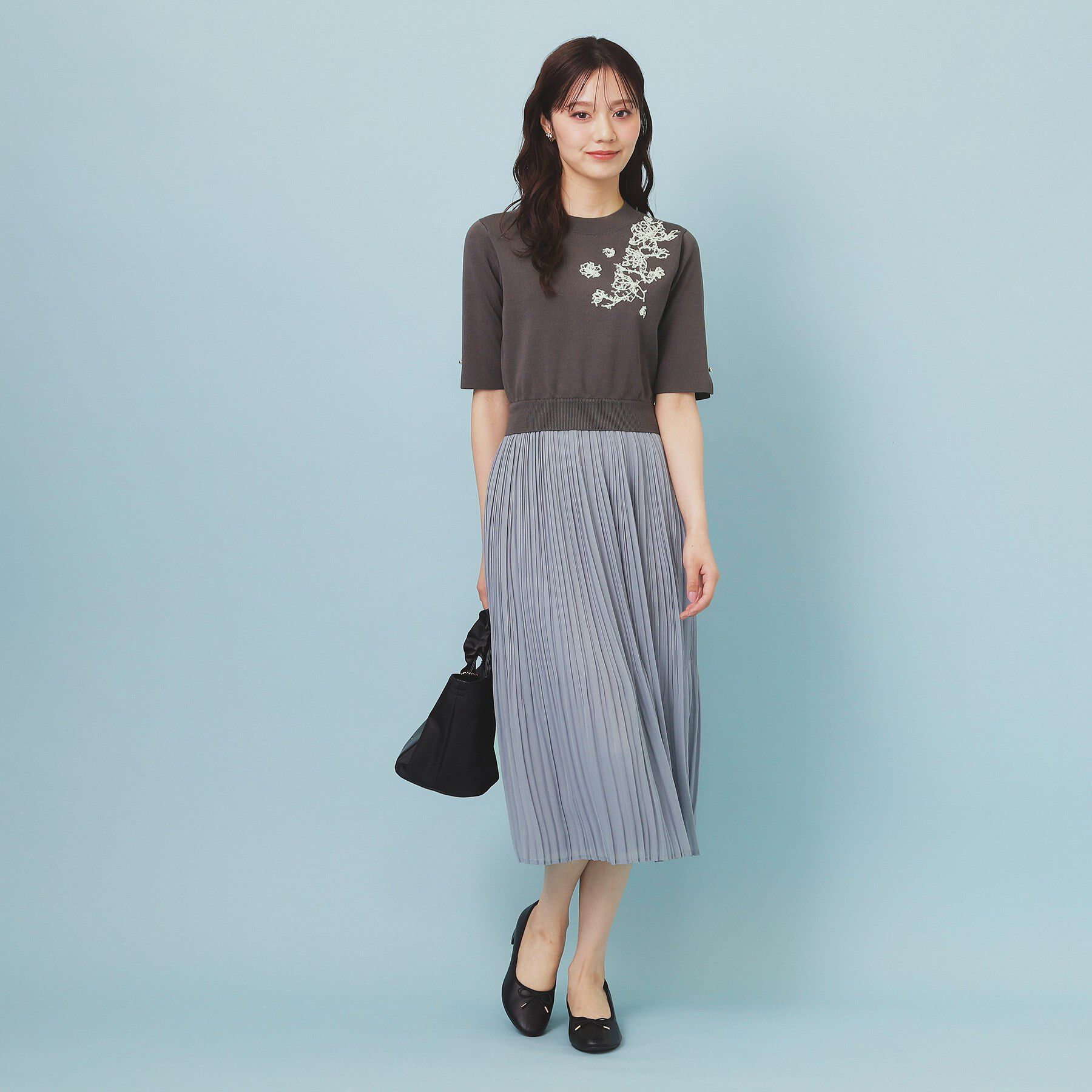 index「刺繍デザインドッキングプリーツワンピース【洗濯機OK】」|ワンピース|