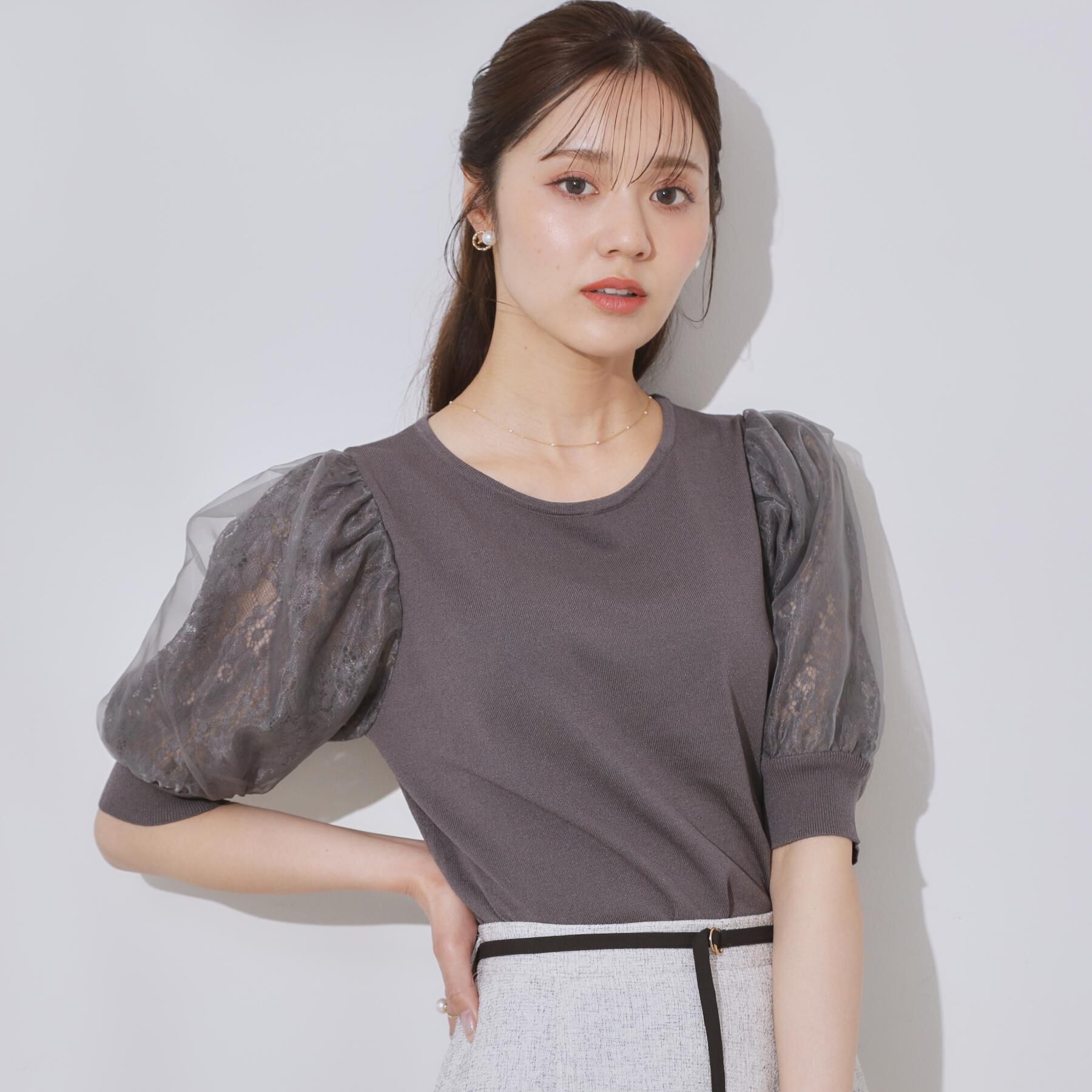 Couture broach「【洗える・UV機能・通勤】オーガンレース袖ニット」|ニット・セーター|チャコールグレー(0