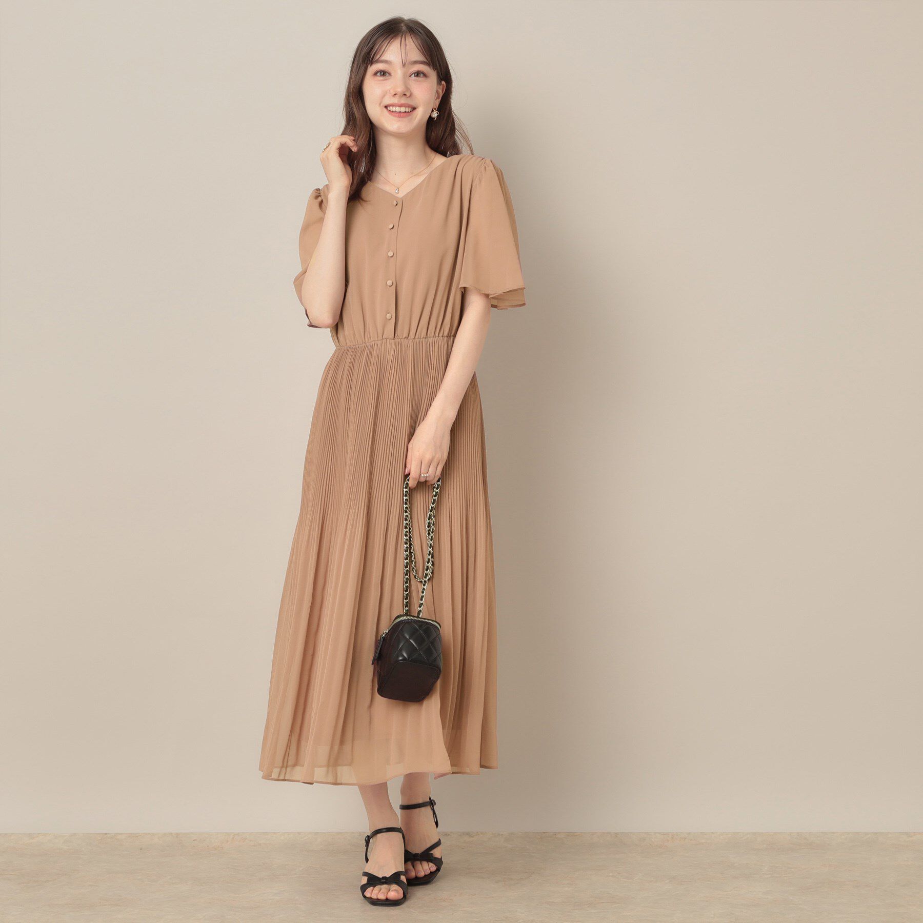 Couture broach「【二の腕カバー・楽ちん・通勤】シフォンプリーツワンピース」|ワンピース|