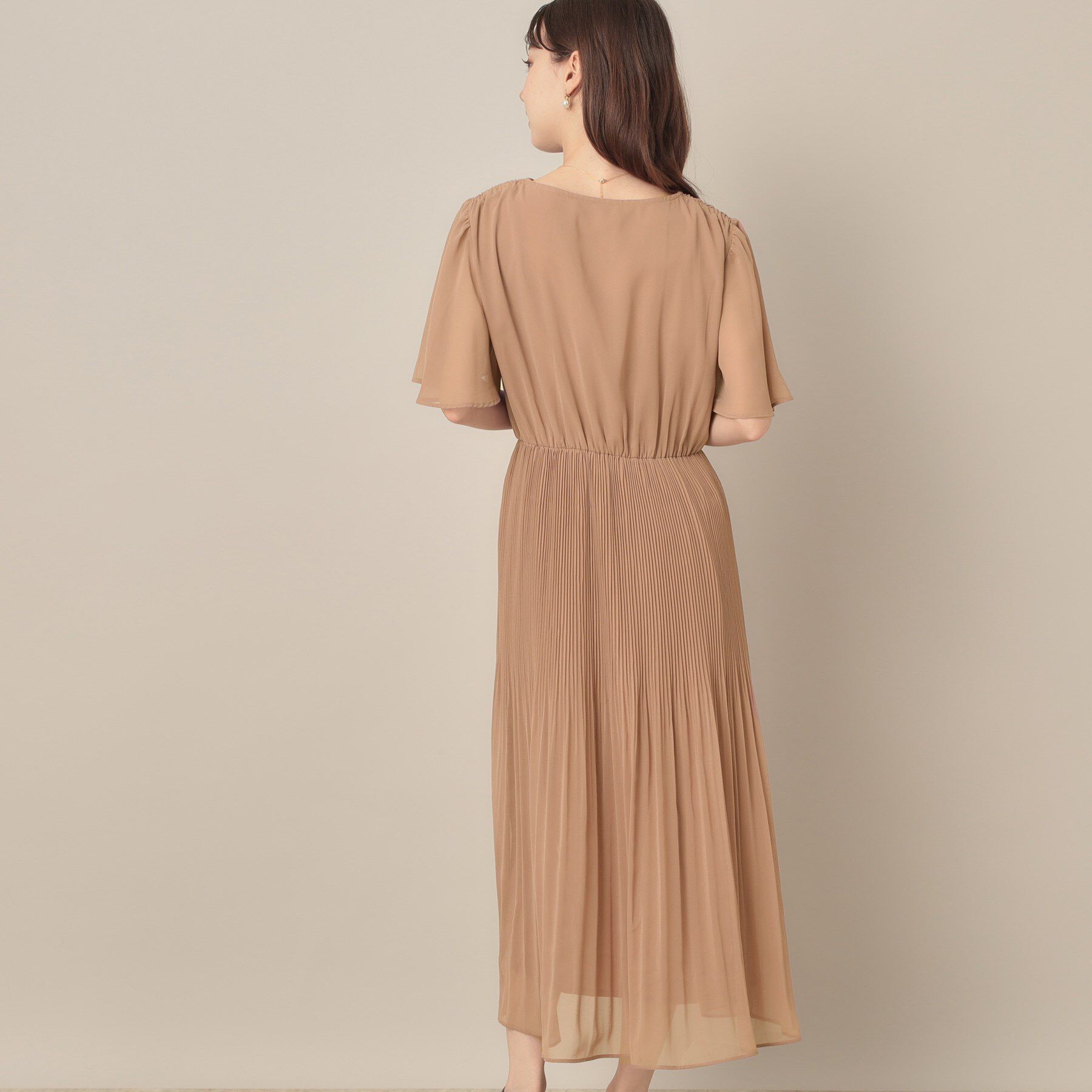 Couture broach「【二の腕カバー・楽ちん・通勤】シフォンプリーツワンピース」|ワンピース|