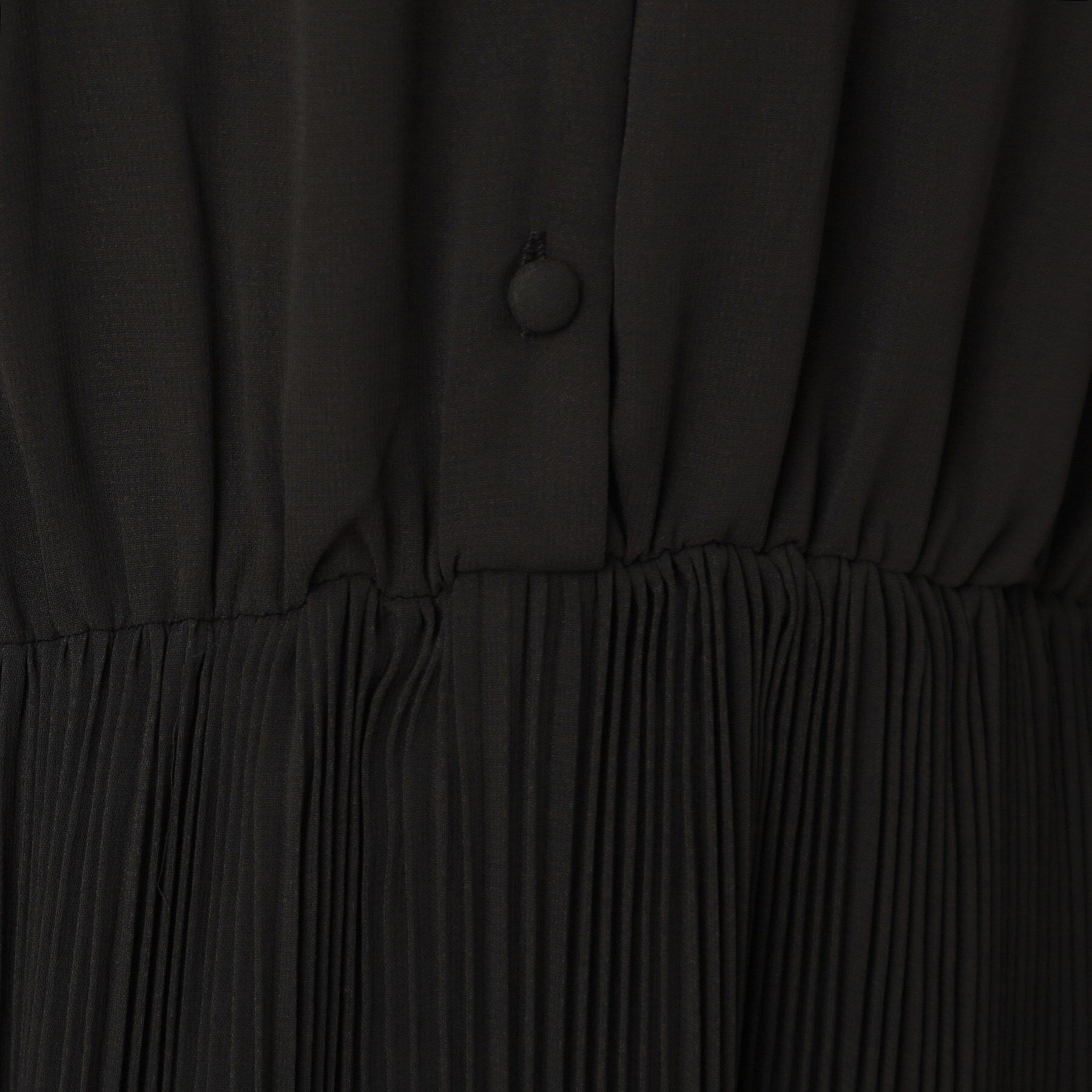 Couture broach「【二の腕カバー・楽ちん・通勤】シフォンプリーツワンピース」|ワンピース|