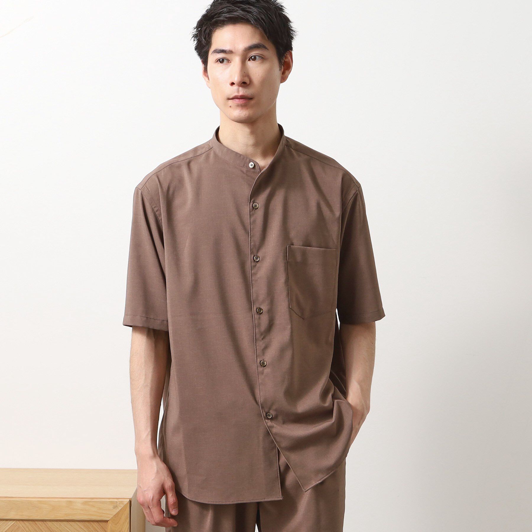 THE SHOP TK「クールファイバーバンドカラー半袖シャツ　接触冷感／吸水速乾／UVケア／軽量／セットアップ可」|シャツ・ブラウス|