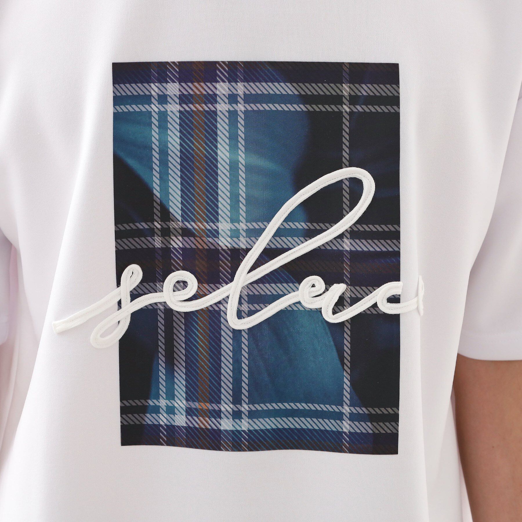 THE SHOP TK「コード刺繍フォトプリント半袖Tシャツ 【洗濯機OK】」|Tシャツ・カットソー|