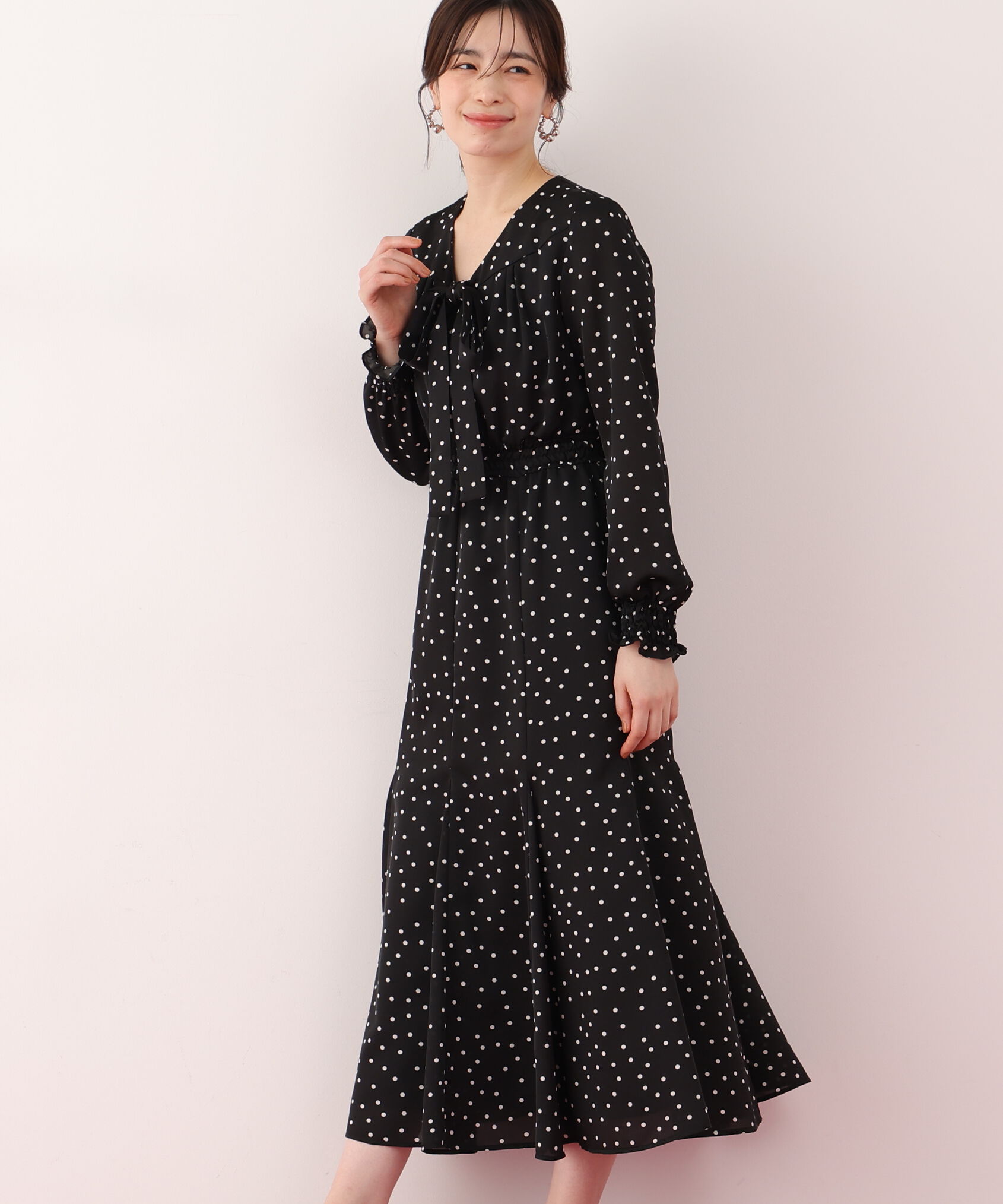  「ドットプリントリボンワンピース」|ワンピース|ブラック系1