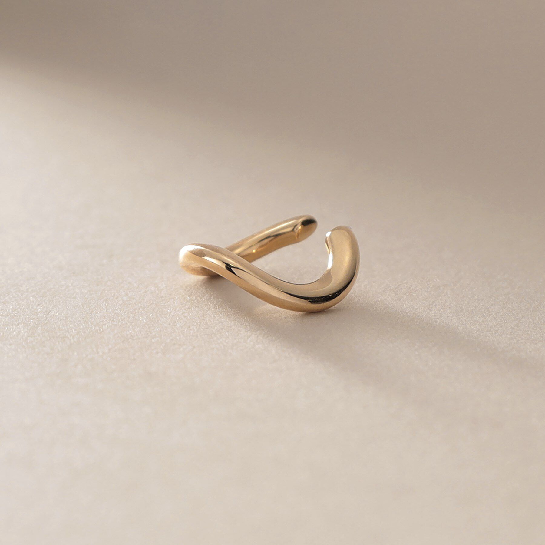 COCOSHNIK「K10Sライン イヤーカフ大」|イヤリング|