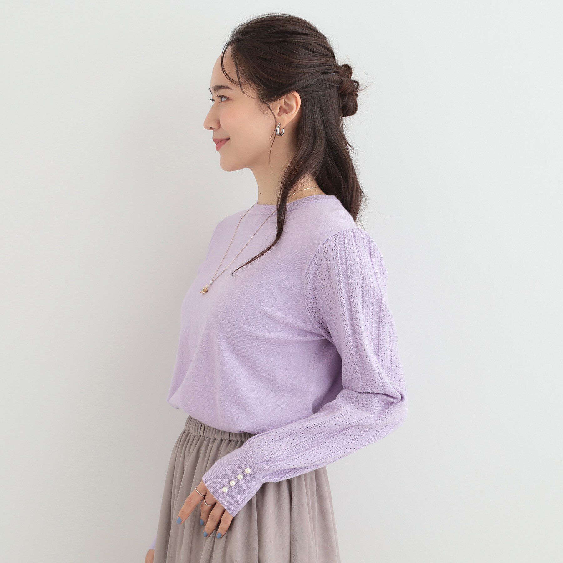 SHOO･LA･RUE「【洗濯機可/S-LL】手元美しく パールボタン&お袖編み柄切り替えニット」|ニット・セーター|