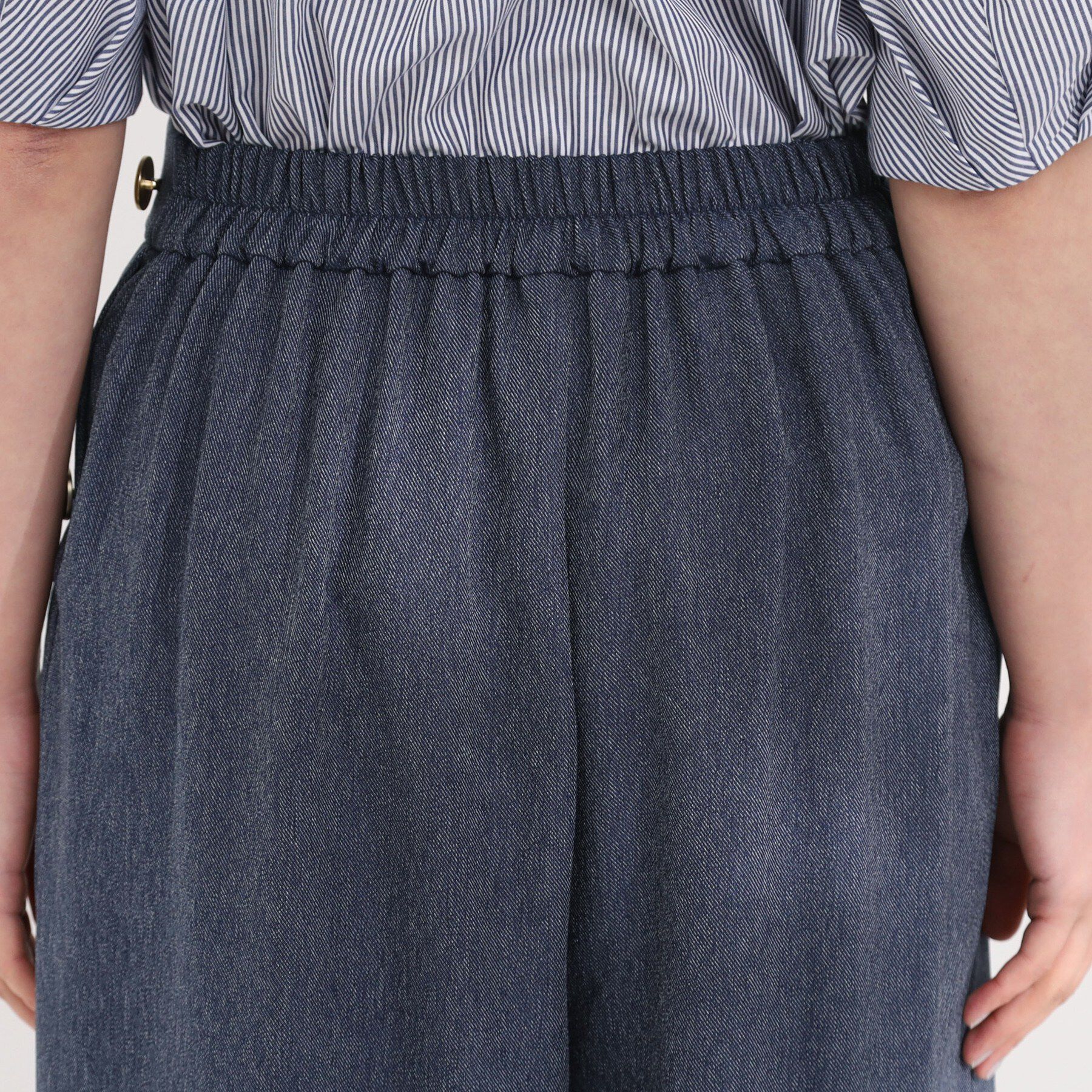 SHOO･LA･RUE「【S=LL】脚のラインを拾いにくい サイドボタン付きデニム風ワイドパンツ」|その他|