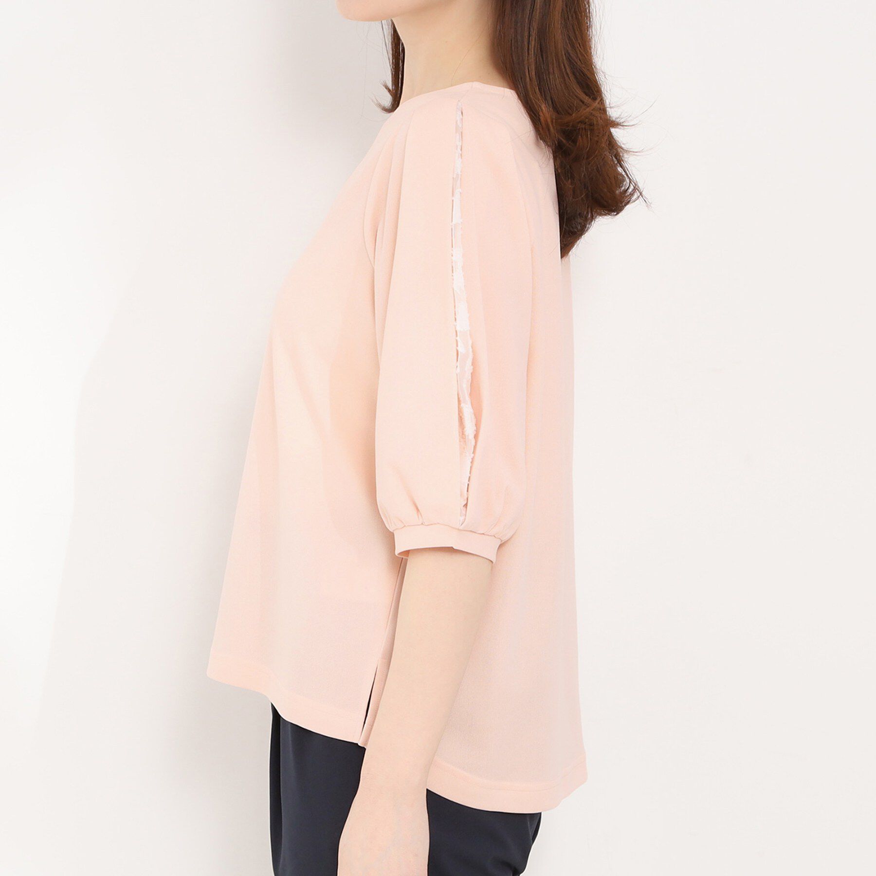 SHOO･LA･RUE「【洗濯機可/S-LL/ストレッチ】スリットレーススリーブトップス」|Tシャツ・カットソー|