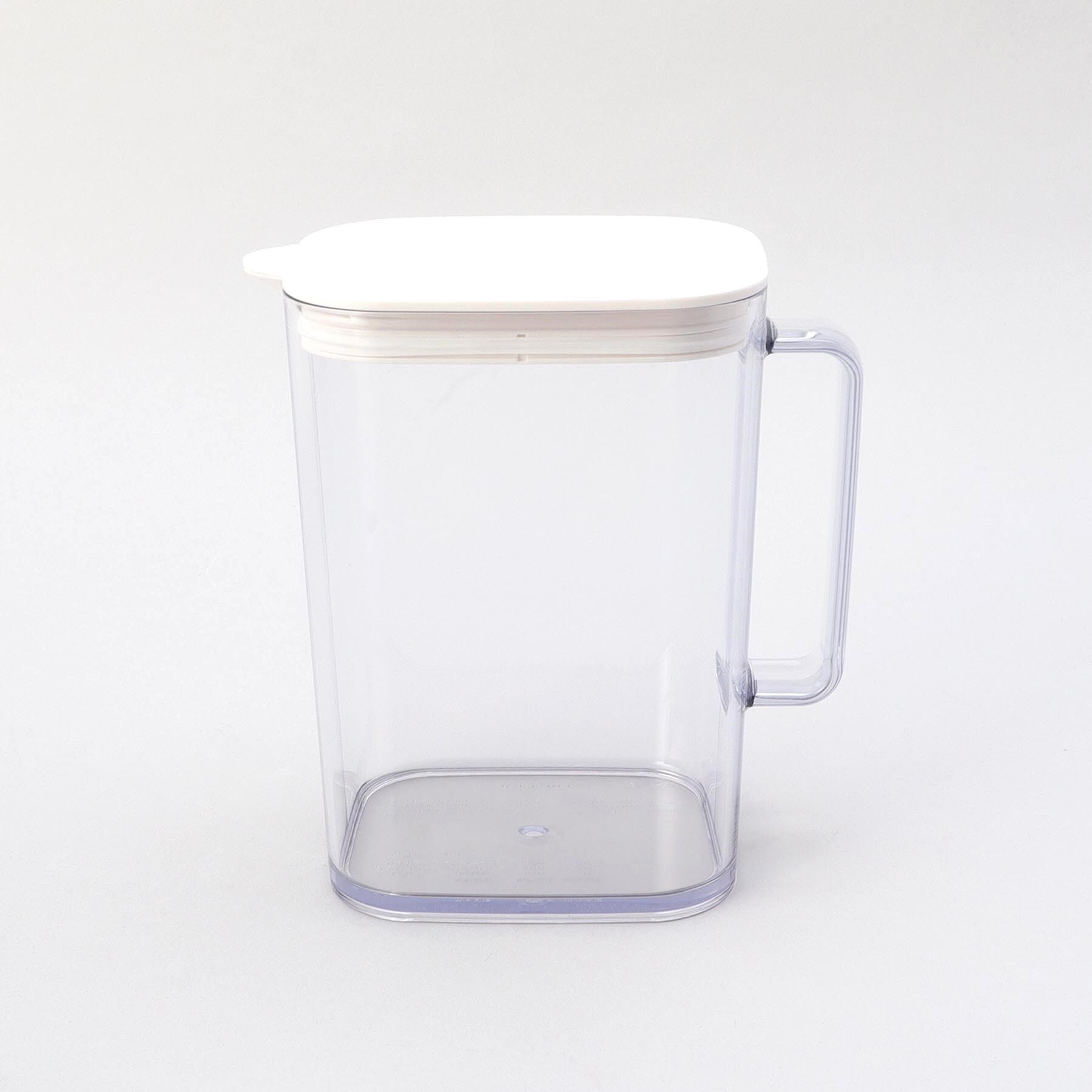 212 KITCHEN STORE「棚に収まる冷水筒 1.2L WH」|グラス・マグカップ|その他