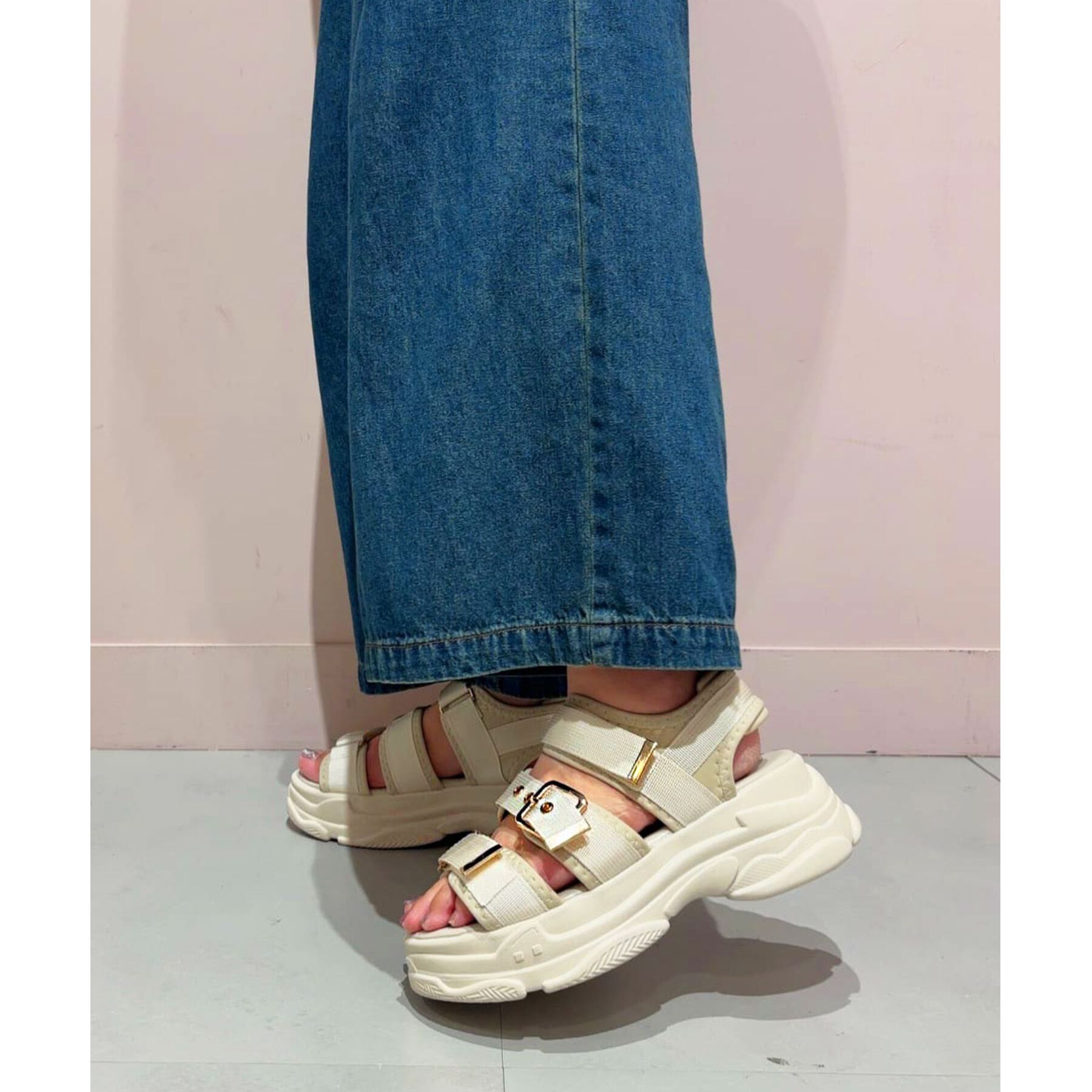 csT&P「軽量厚底ソール ゴールドベルトスポーツサンダル」|サンダル|