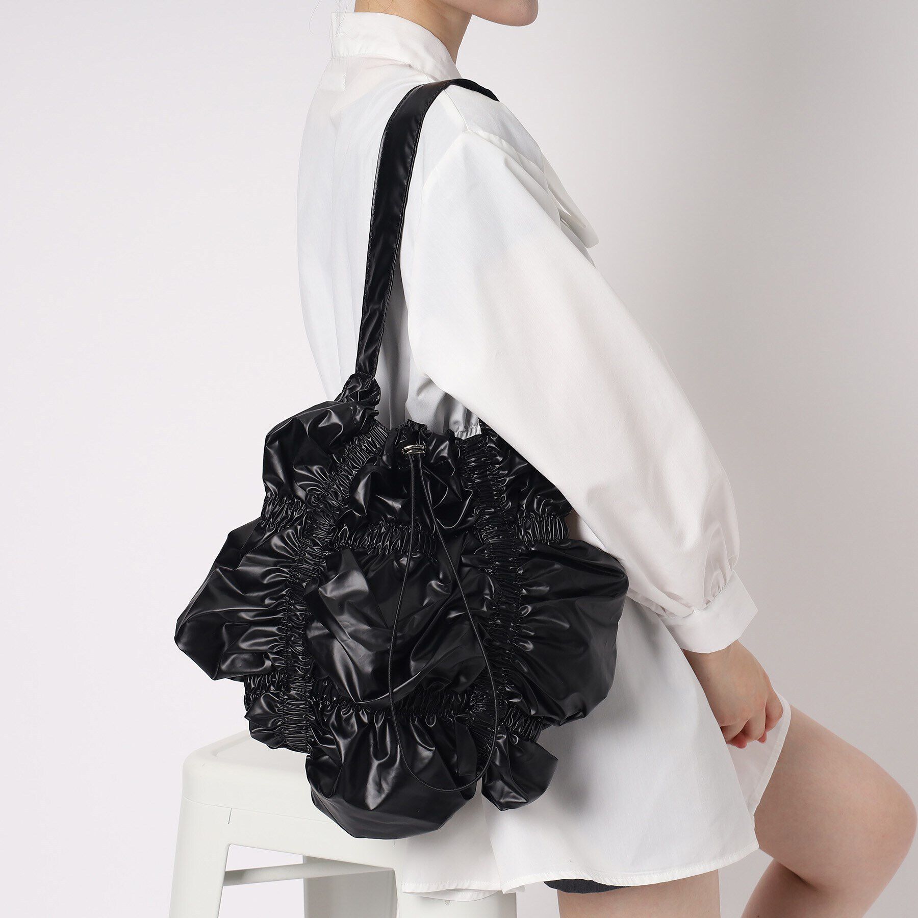 Ober Tashe「くしゅくしゅワンハンドルバッグ」|ハンドバッグ|