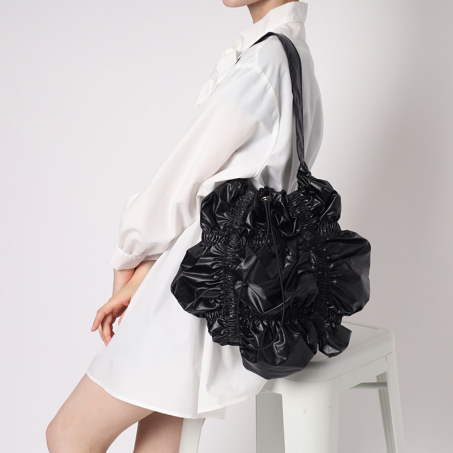 Ober Tashe「くしゅくしゅワンハンドルバッグ」|ハンドバッグ|