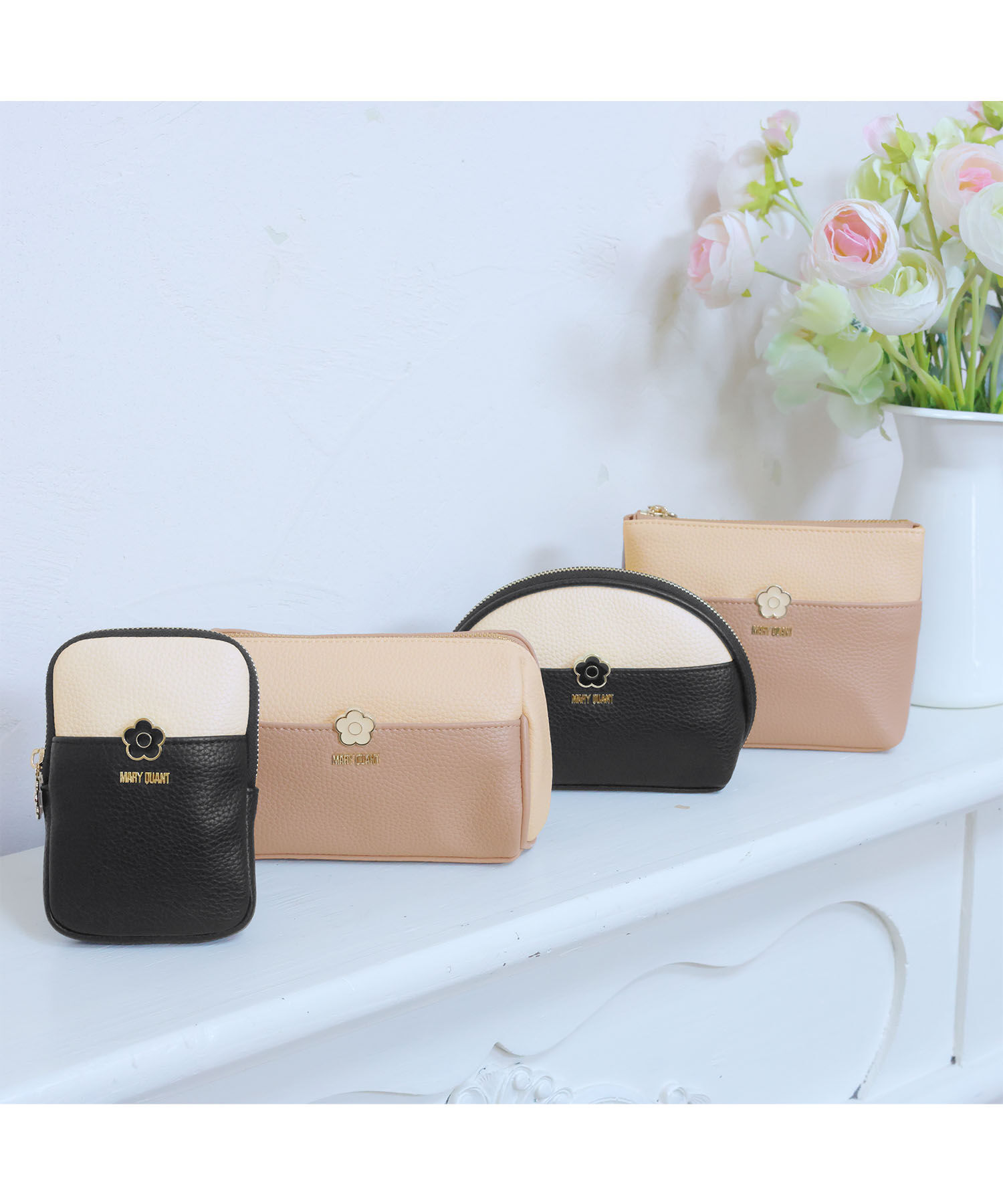 MARY QUANT「バイカラーエポデイジー 舟型ポーチミニ」|ポーチ|