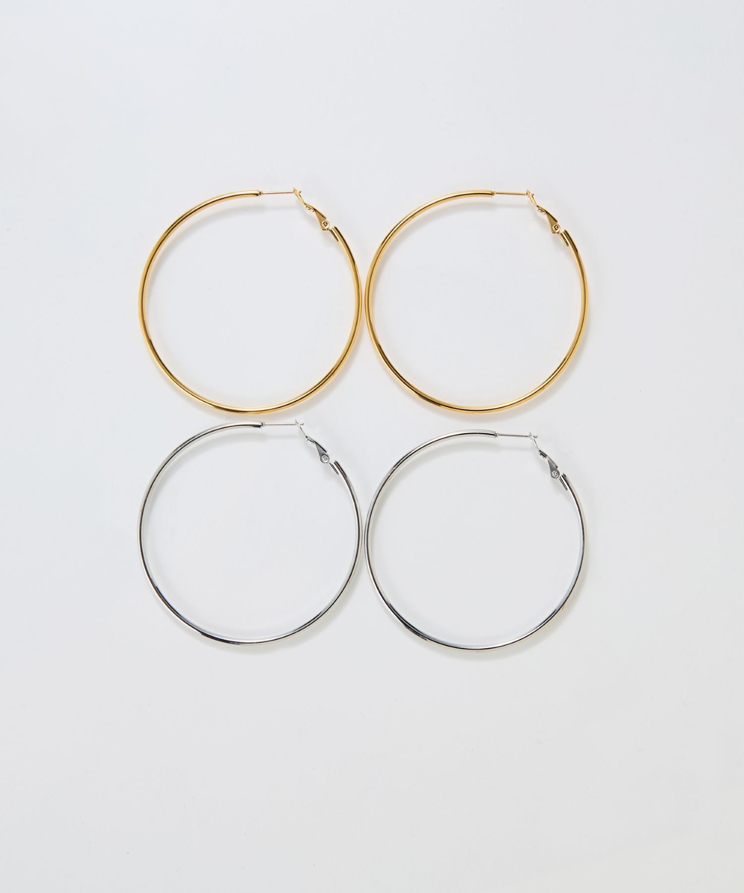 Phoebe「【金属アレルギー対応】ライトフープビッグピアス　ゴールド/ステンレス/大振り」|ピアス|