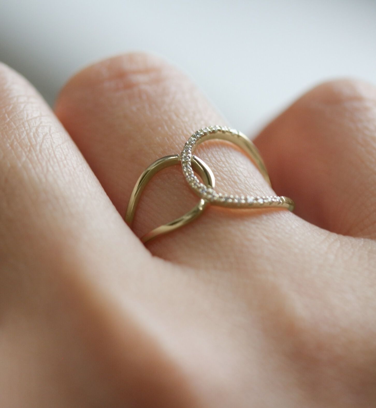  「ダイヤモンド ハグ リング | K10YG 〈世界最小〉」|リング|