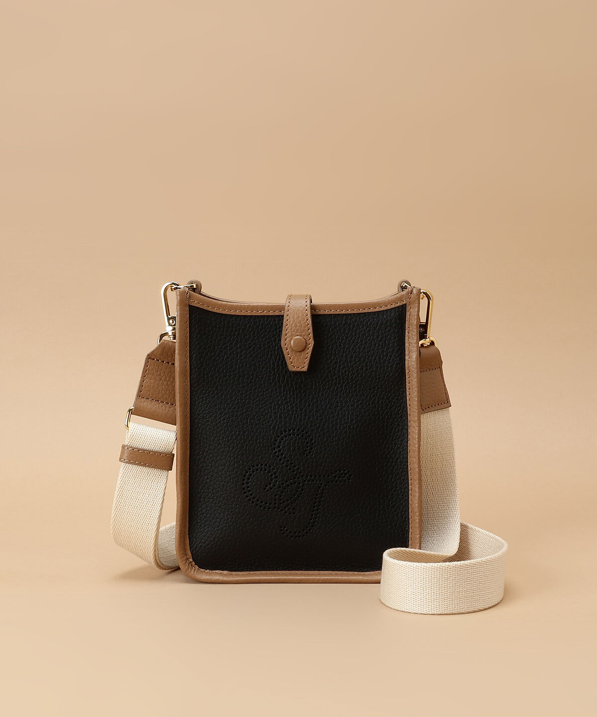 Samantha Thavasa「パンチングデザイン スクエアショルダーバッグ」|ショルダー・メッセンジャー|ブラック