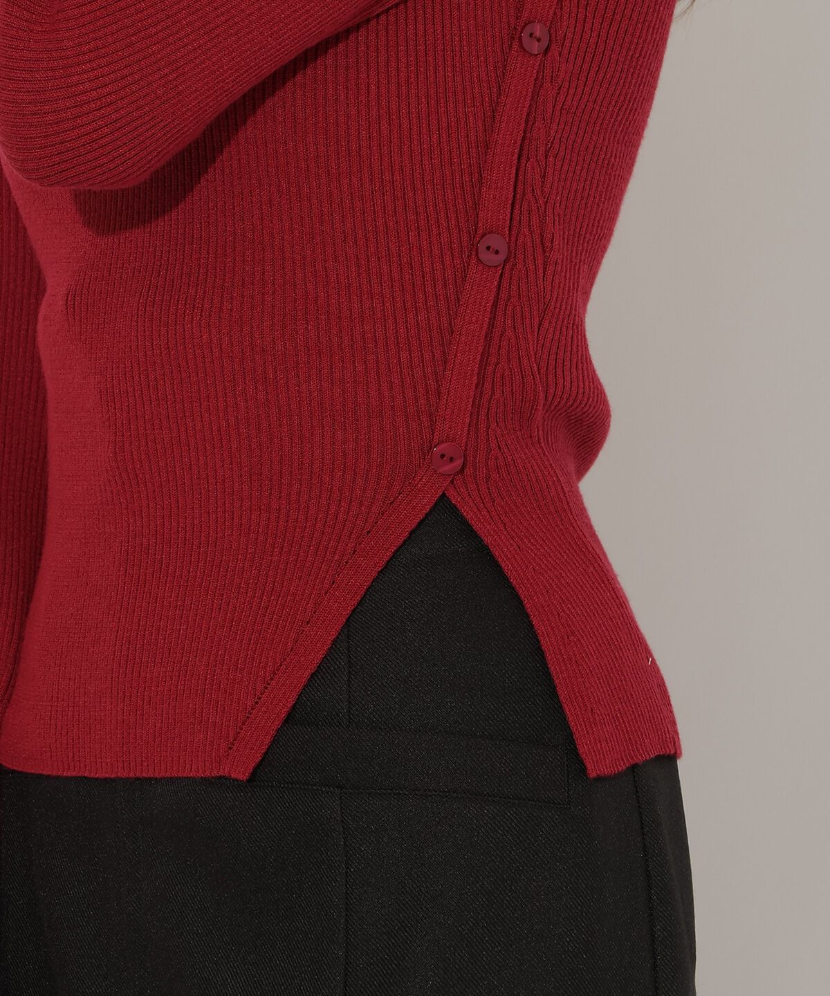 アンドクチュール「アシメＶネック長袖プルオーバー」|ニット・セーター|