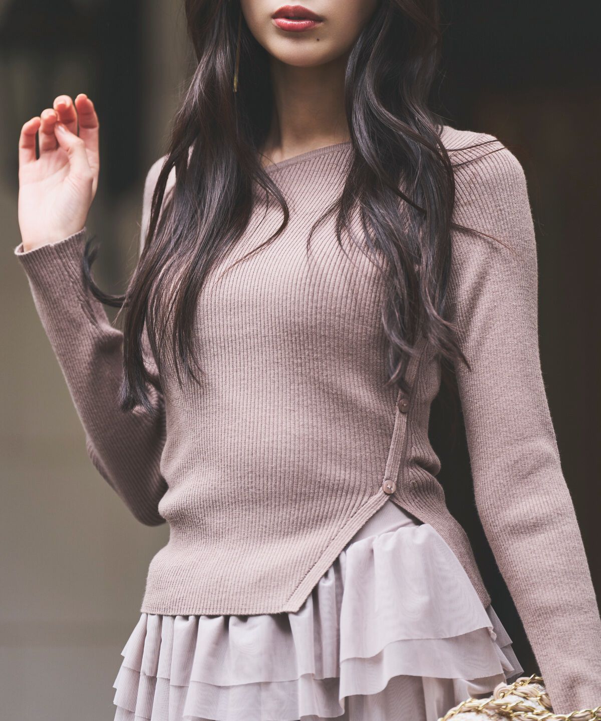 アンドクチュール「アシメＶネック長袖プルオーバー」|ニット・セーター|