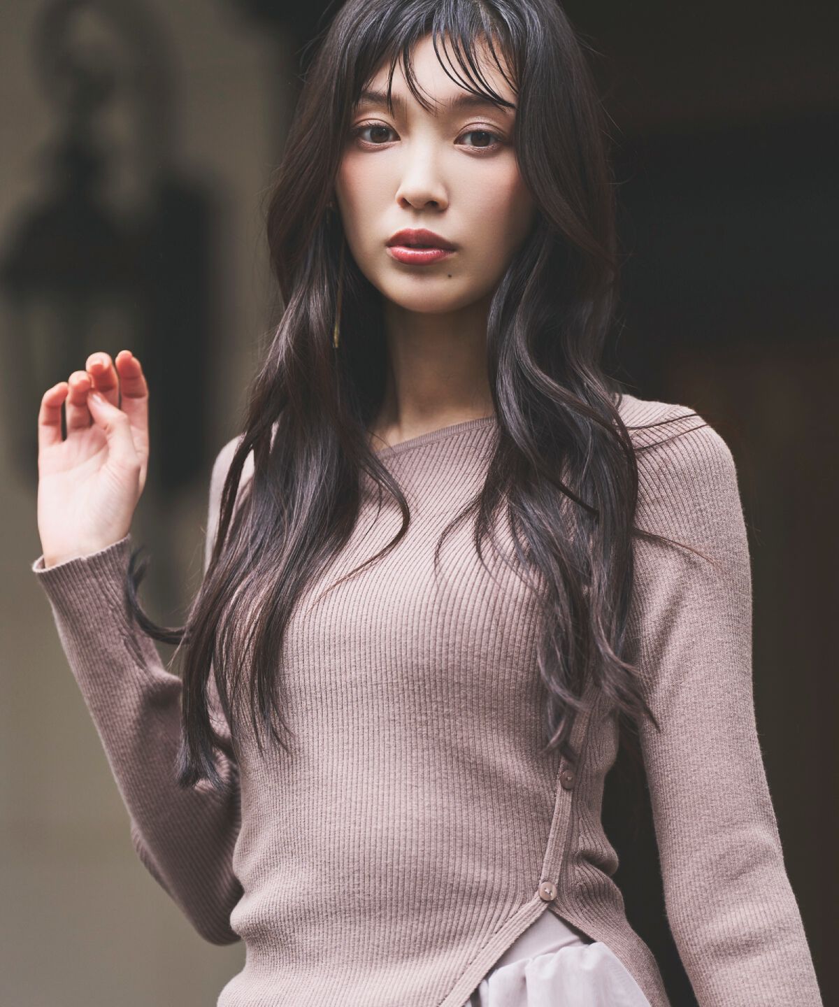 アンドクチュール「アシメＶネック長袖プルオーバー」|ニット・セーター|