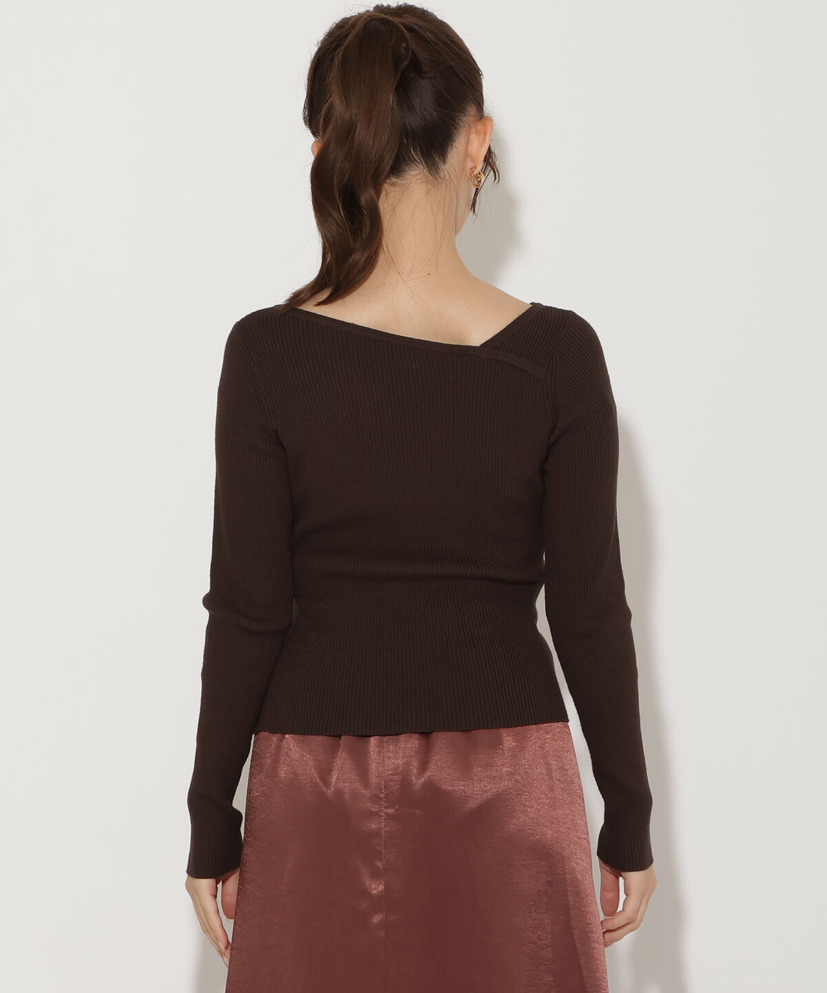 アンドクチュール「アシメＶネック長袖プルオーバー」|ニット・セーター|