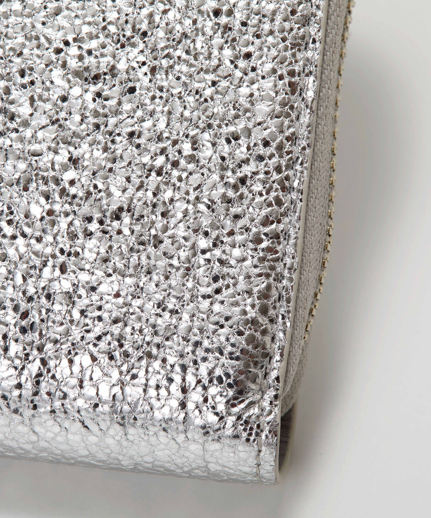 TOPKAPI BREATH「【TREASURE TOPKAPI】ウォッシュド レザー メタリック ラウンドファスナー 二つ折り財布/パスポート対応」|財布|