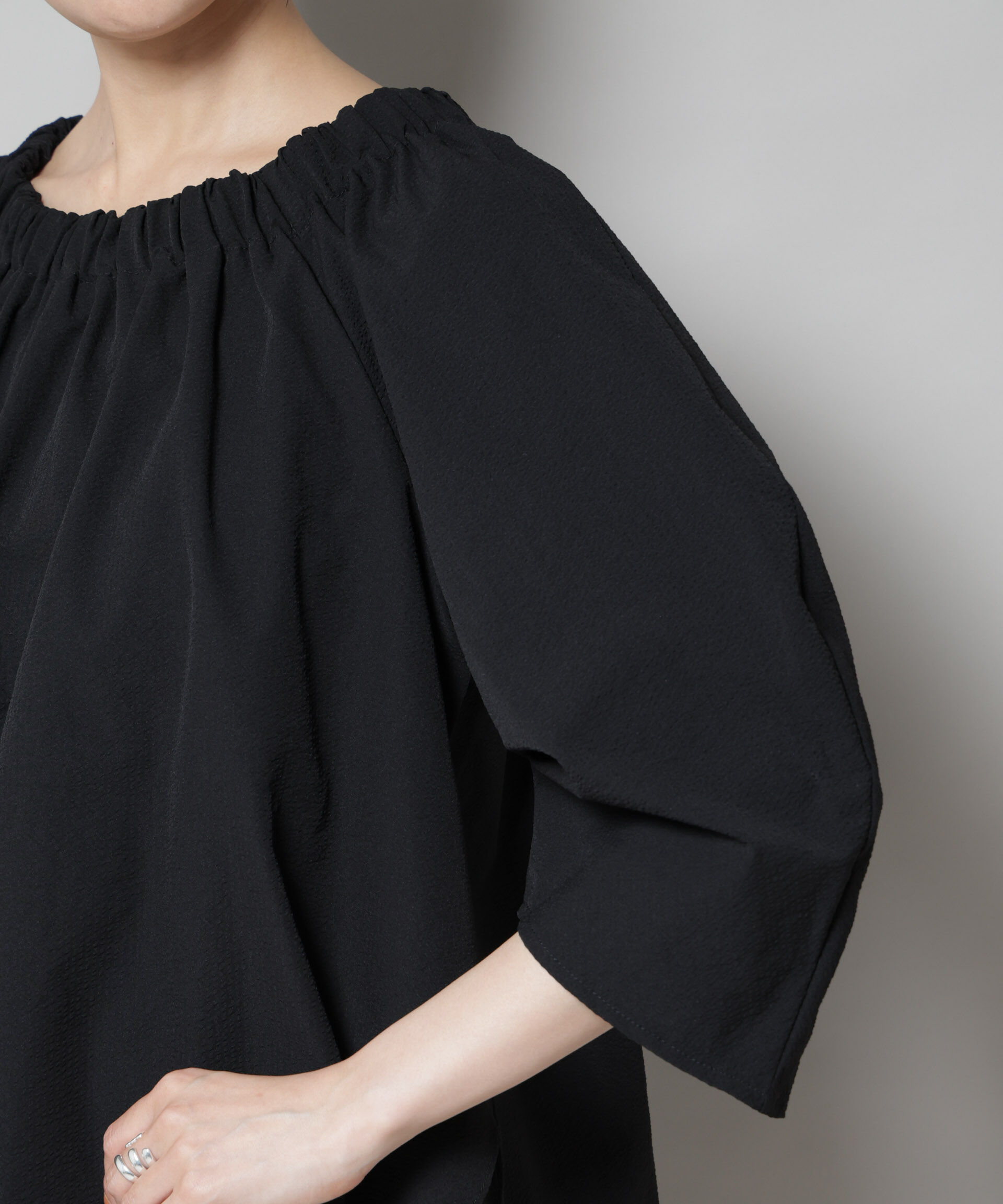 nano･universe「ボリュームギャザータックスリーブブラウス」|シャツ・ブラウス|