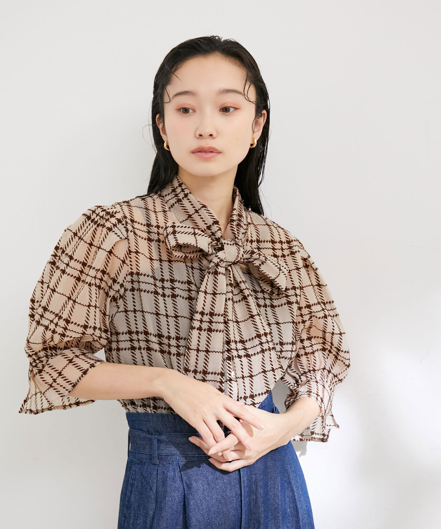 VIS「【選べる素材】アソートボウタイリボンブラウス」|シャツ・ブラウス|