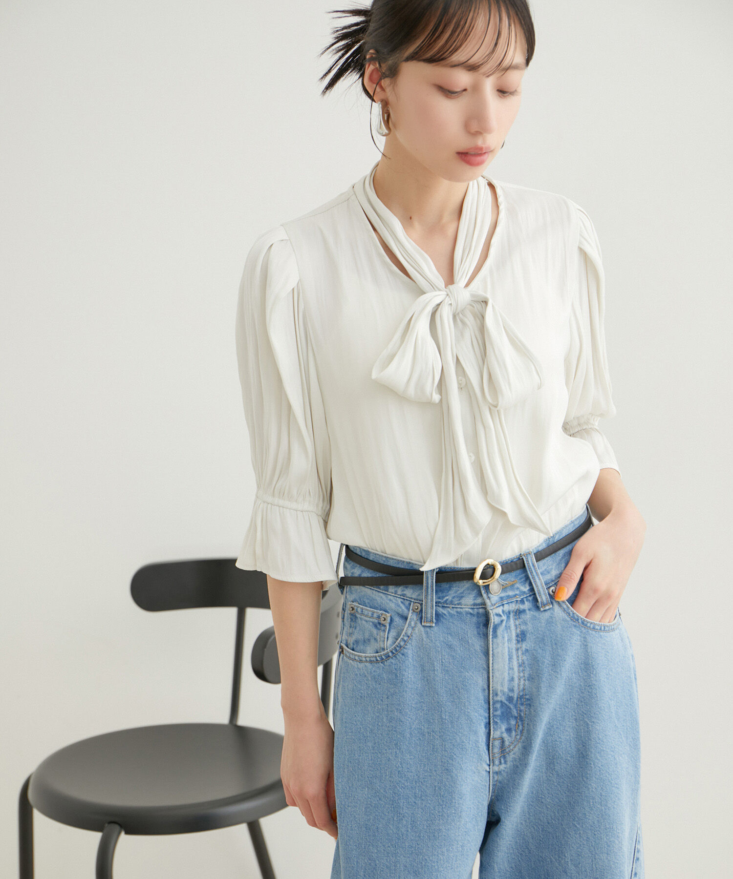 VIS「【選べる素材】アソートボウタイリボンブラウス」|シャツ・ブラウス|