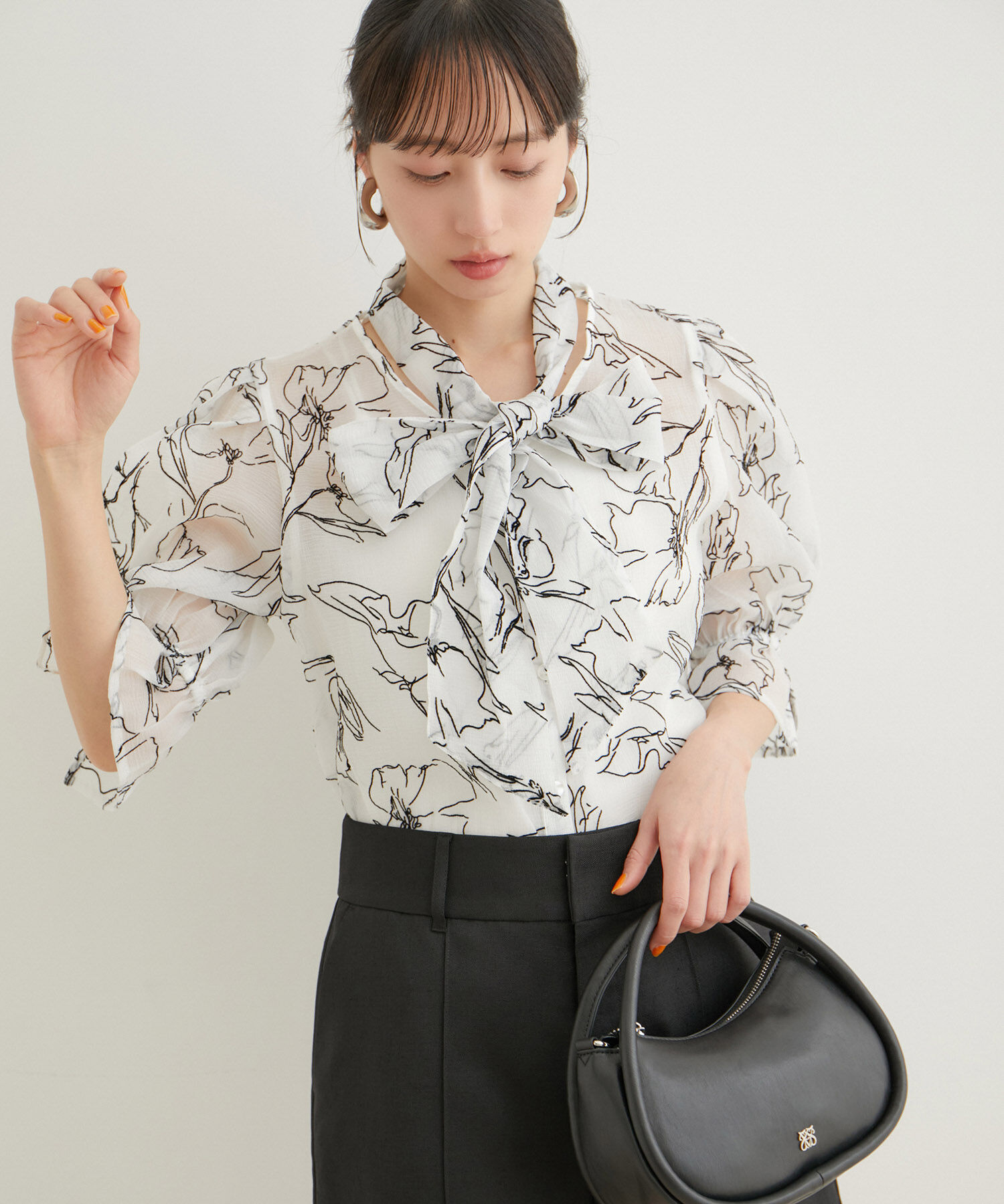 VIS「【選べる素材】アソートボウタイリボンブラウス」|シャツ・ブラウス|