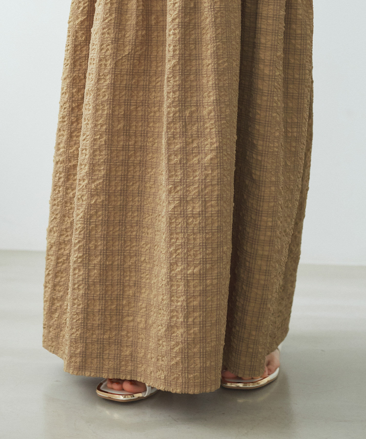 VIS「【洗える】ぽこぽこチェック柄ティアードキャミワンピース」|ワンピース|