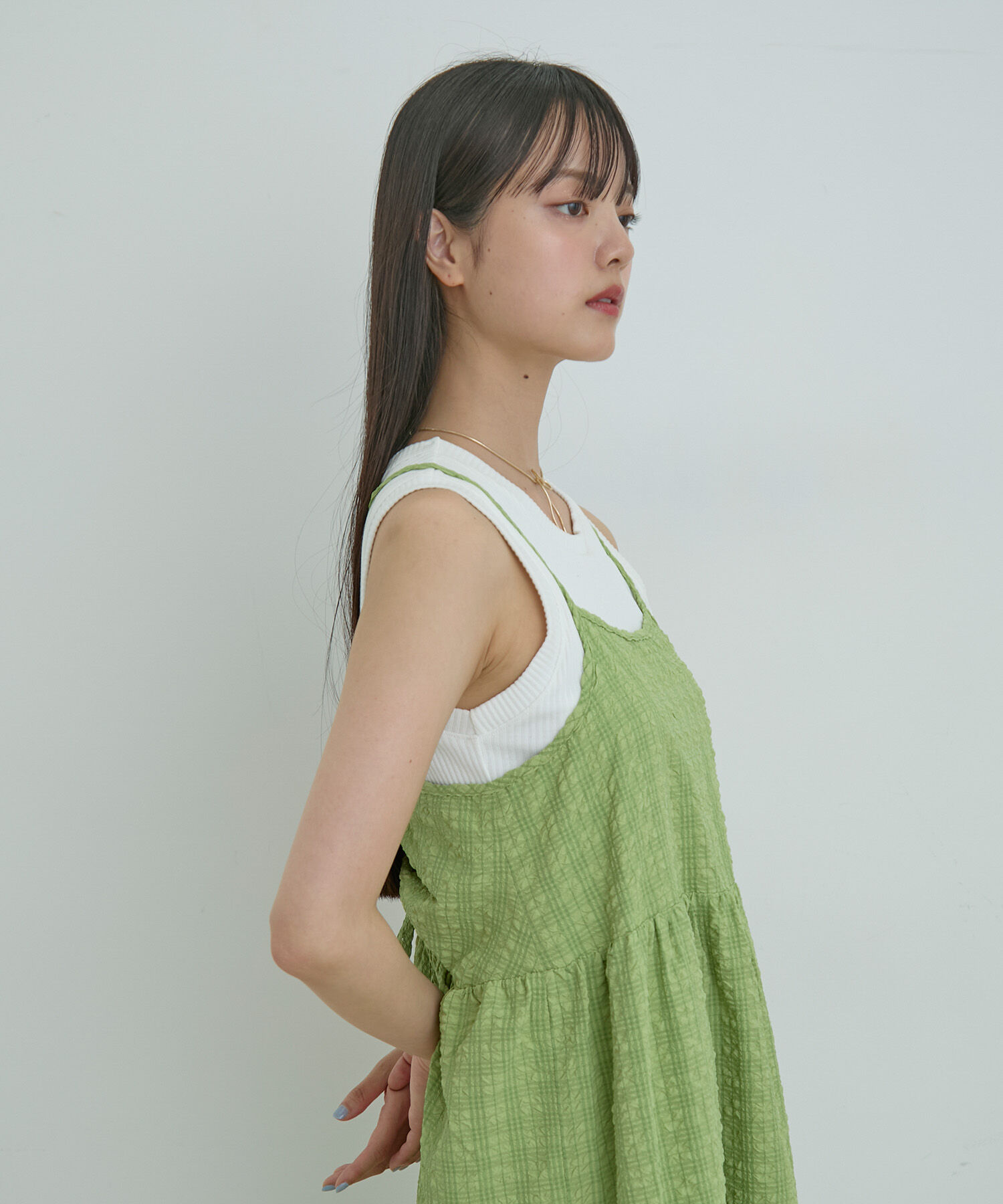 VIS「【洗える】ぽこぽこチェック柄ティアードキャミワンピース」|ワンピース|