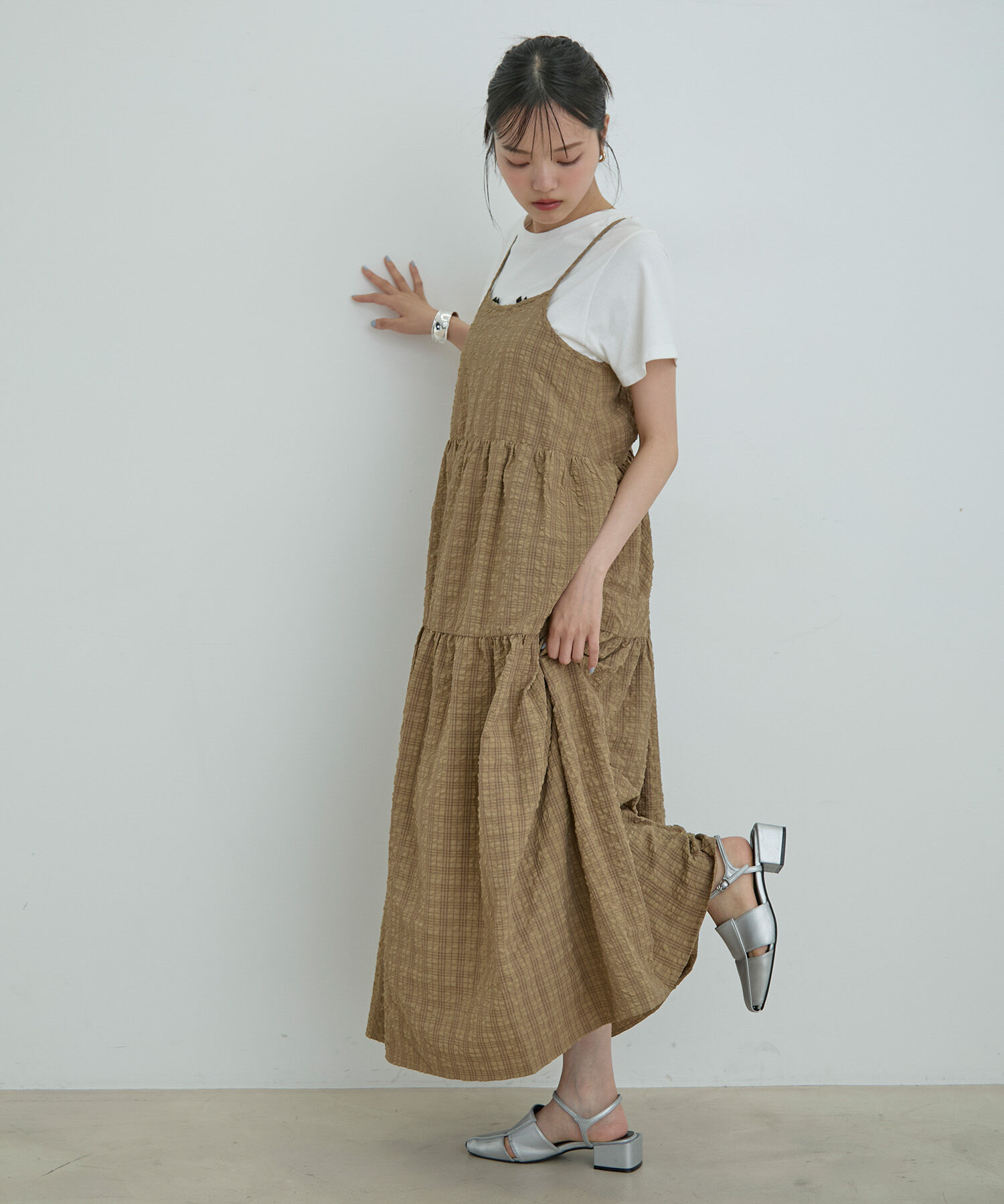 VIS「【洗える】ぽこぽこチェック柄ティアードキャミワンピース」|ワンピース|