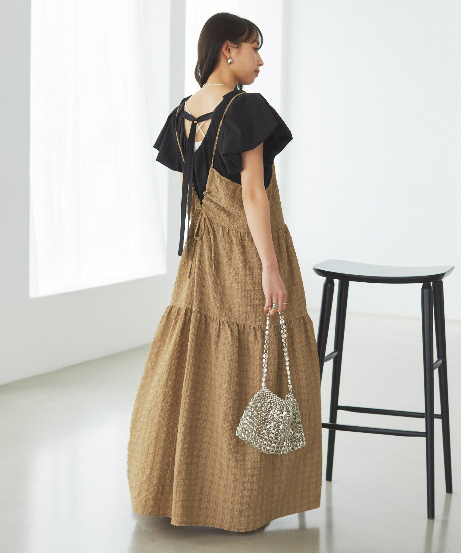 VIS「【洗える】ぽこぽこチェック柄ティアードキャミワンピース」|ワンピース|