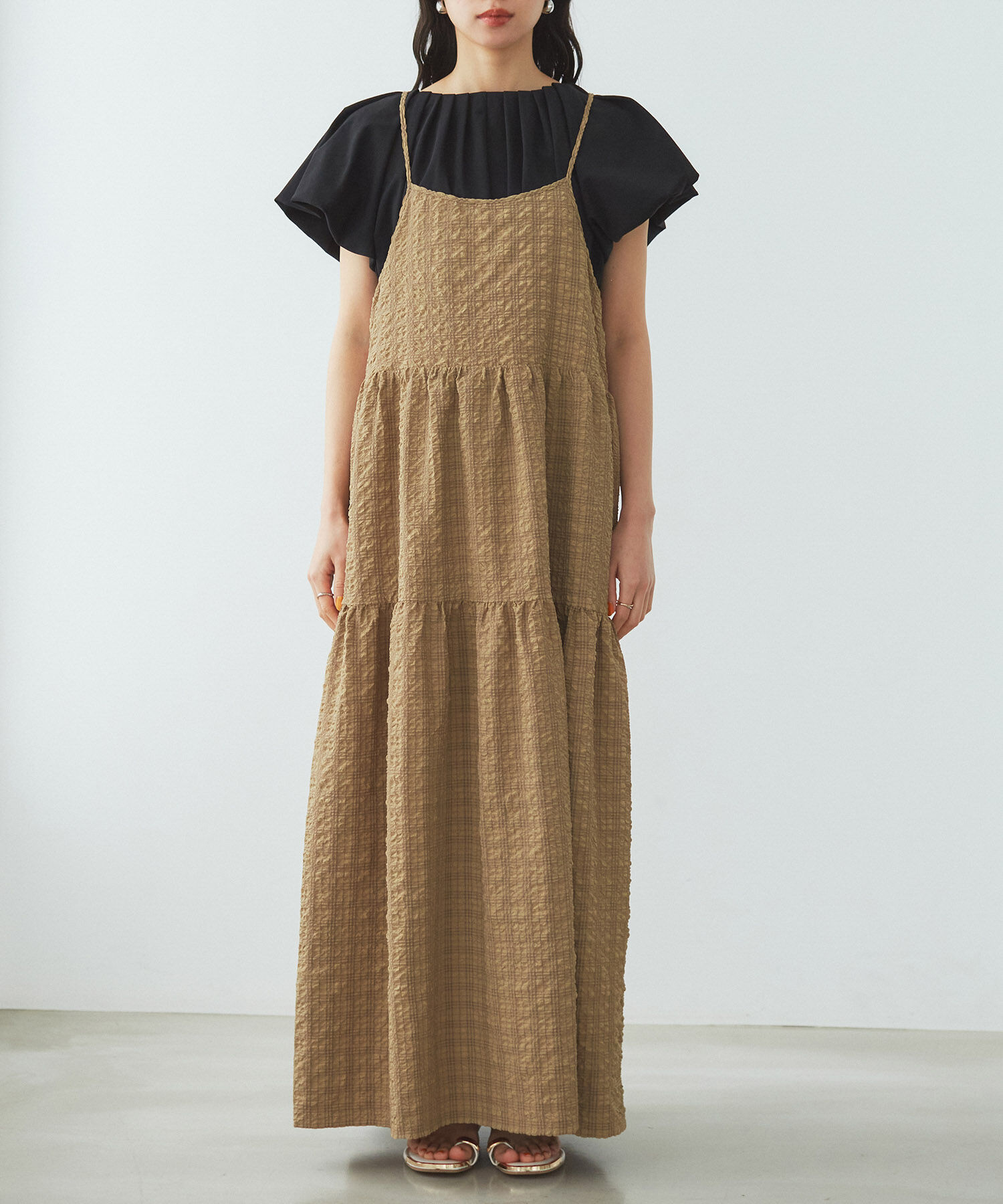 VIS「【洗える】ぽこぽこチェック柄ティアードキャミワンピース」|ワンピース|