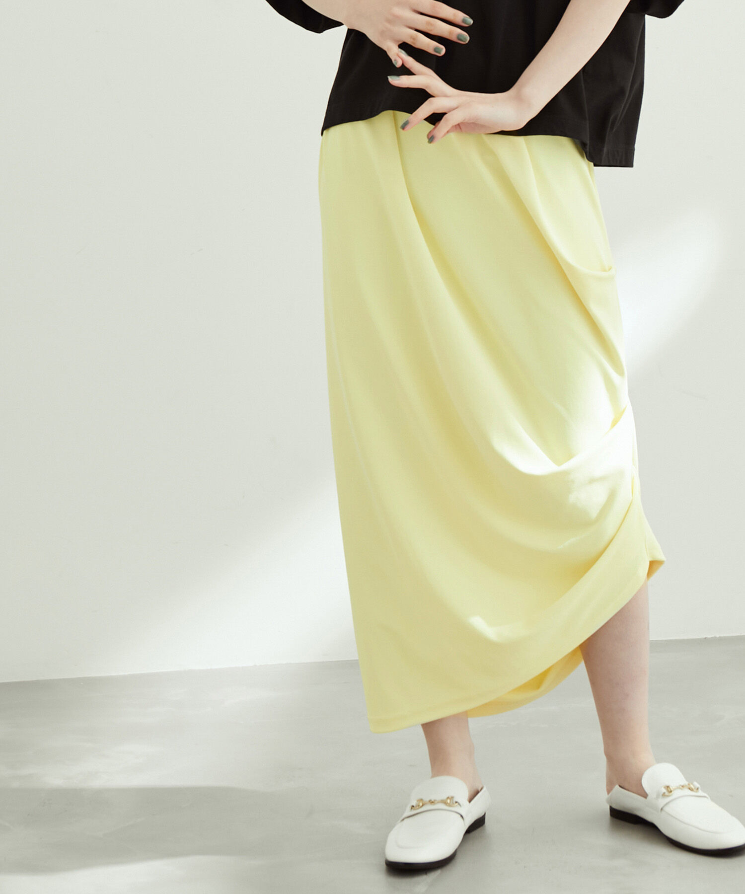 ADAM ET ROPE'「【サステナブル】スムースドレープスカート」|スカート|イエロー(80)