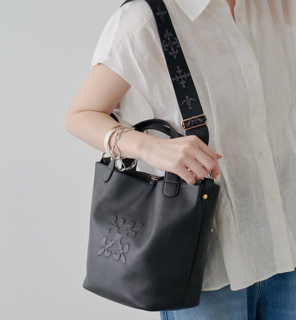  「エンボスモノグラム2WAYタウントートバッグ」|トートバッグ|