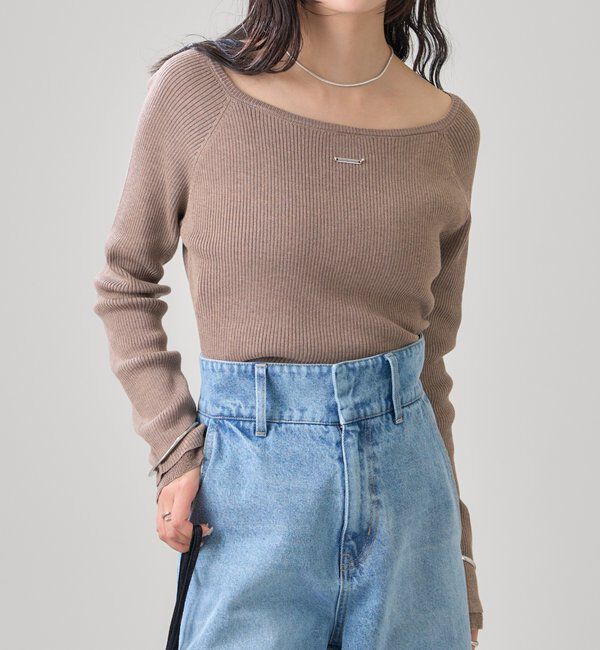  「プレート付きクルーリブニット」|ニット・セーター|