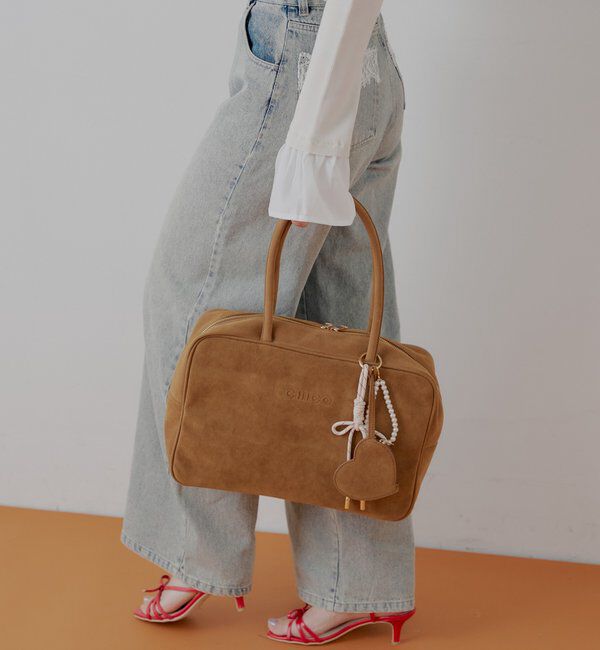  「【2サイズ展開】チャーム付きスクエアボストンバッグ【タブレット端末収納可能】」|ボストンバッグ|