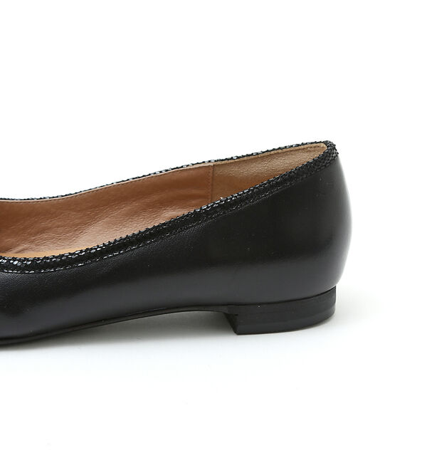 AU BANNISTER「パイピングデザインフラットパンプス」|パンプス|