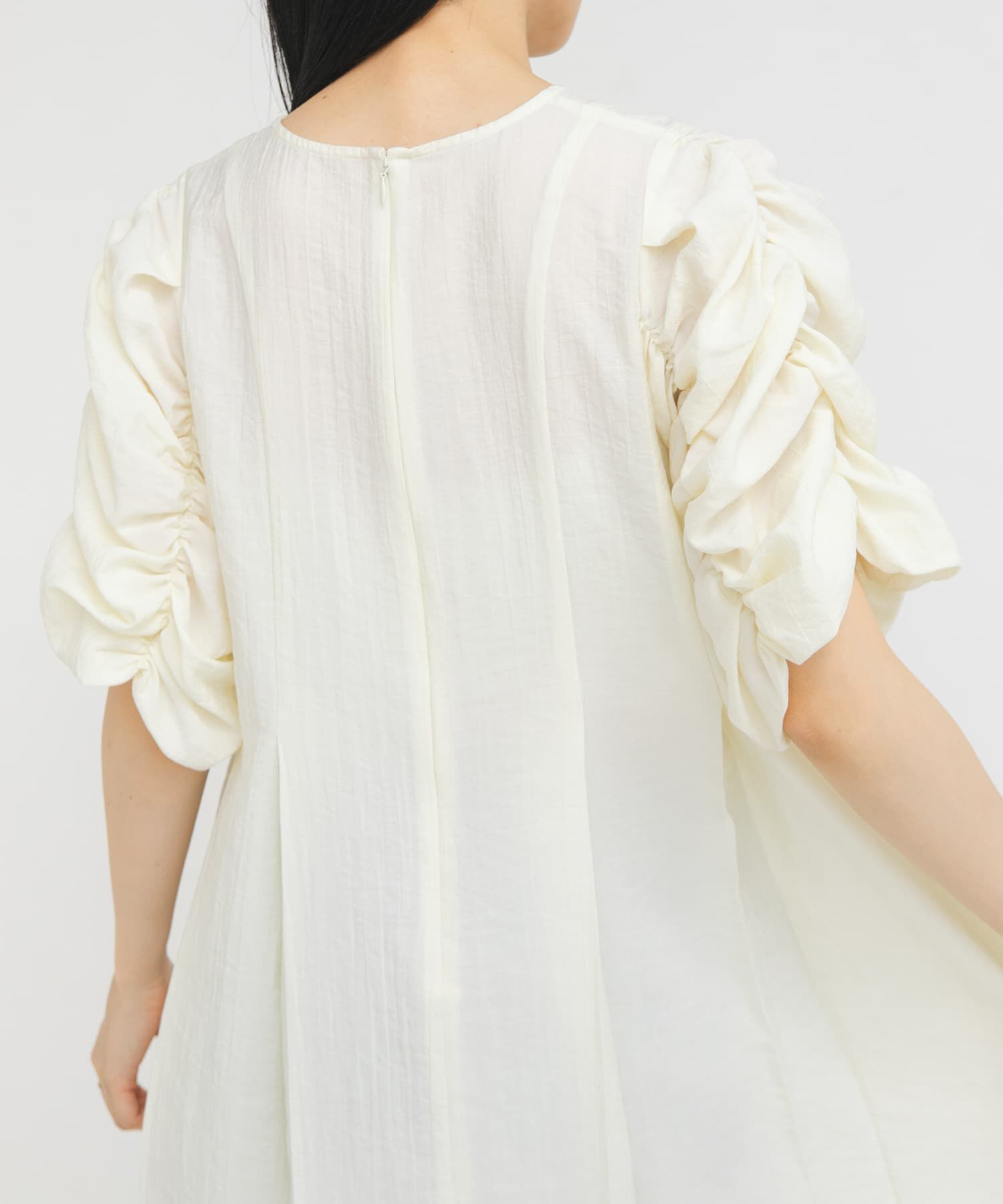  「シャーリングスリーブミニワンピース」|ワンピース|