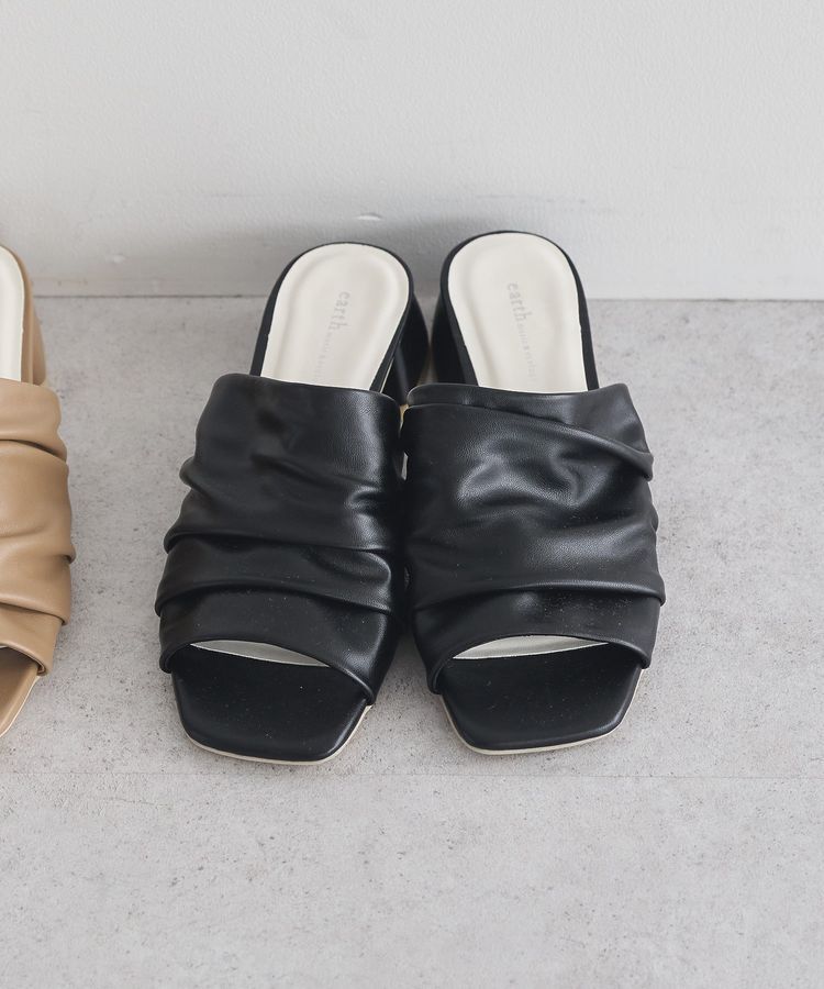 earth music&ecology「ソフトギャザーミュール」|サンダル|Black