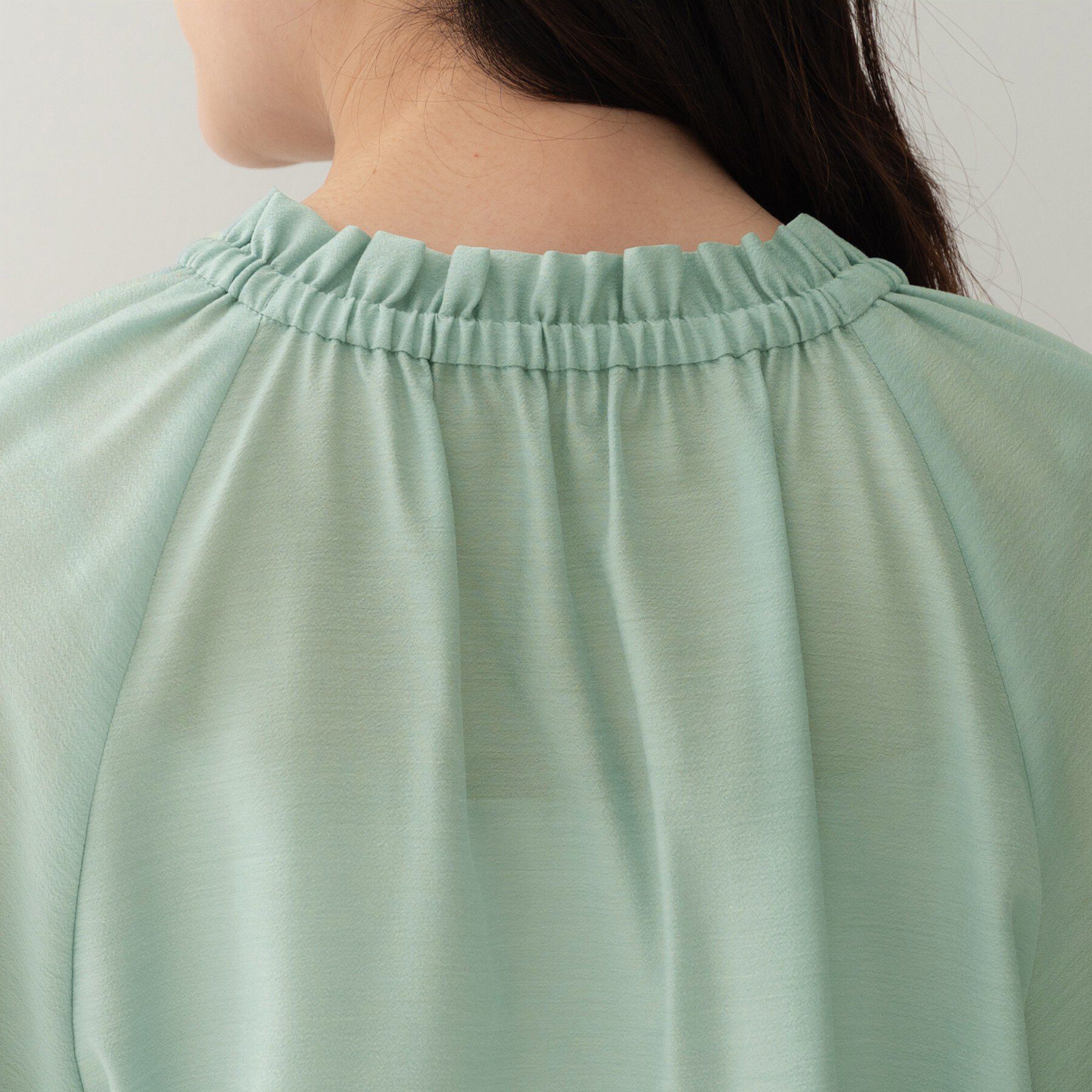 UNTITLED「【シアー/首元フリル】シルキーシフォンブラウス」|シャツ・ブラウス|