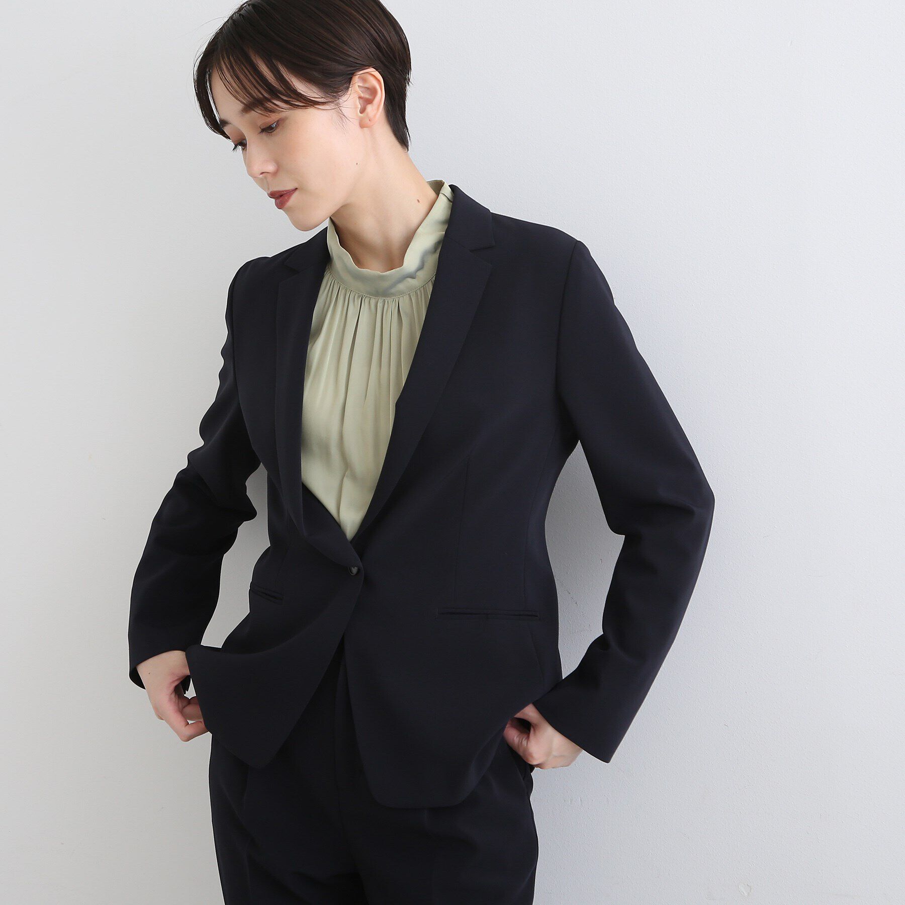 INDIVI「【洗える/通勤/UVケア/日本製】ストレッチテーラードジャケット」|スーツ|ネイビー(693)