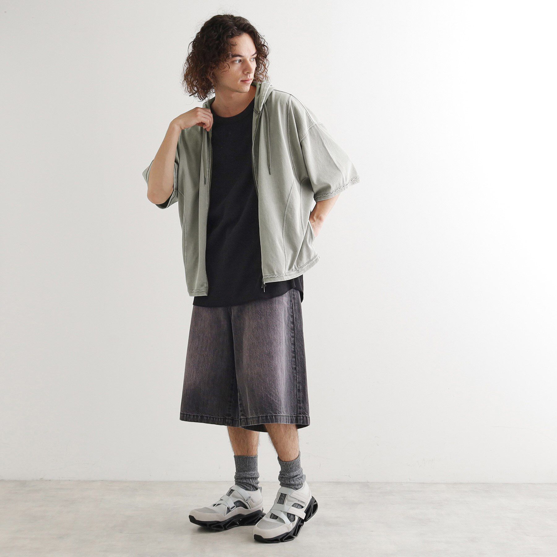 tk.TAKEO KIKUCHI「ヴィンテージライククロップドパーカ」|パーカー|