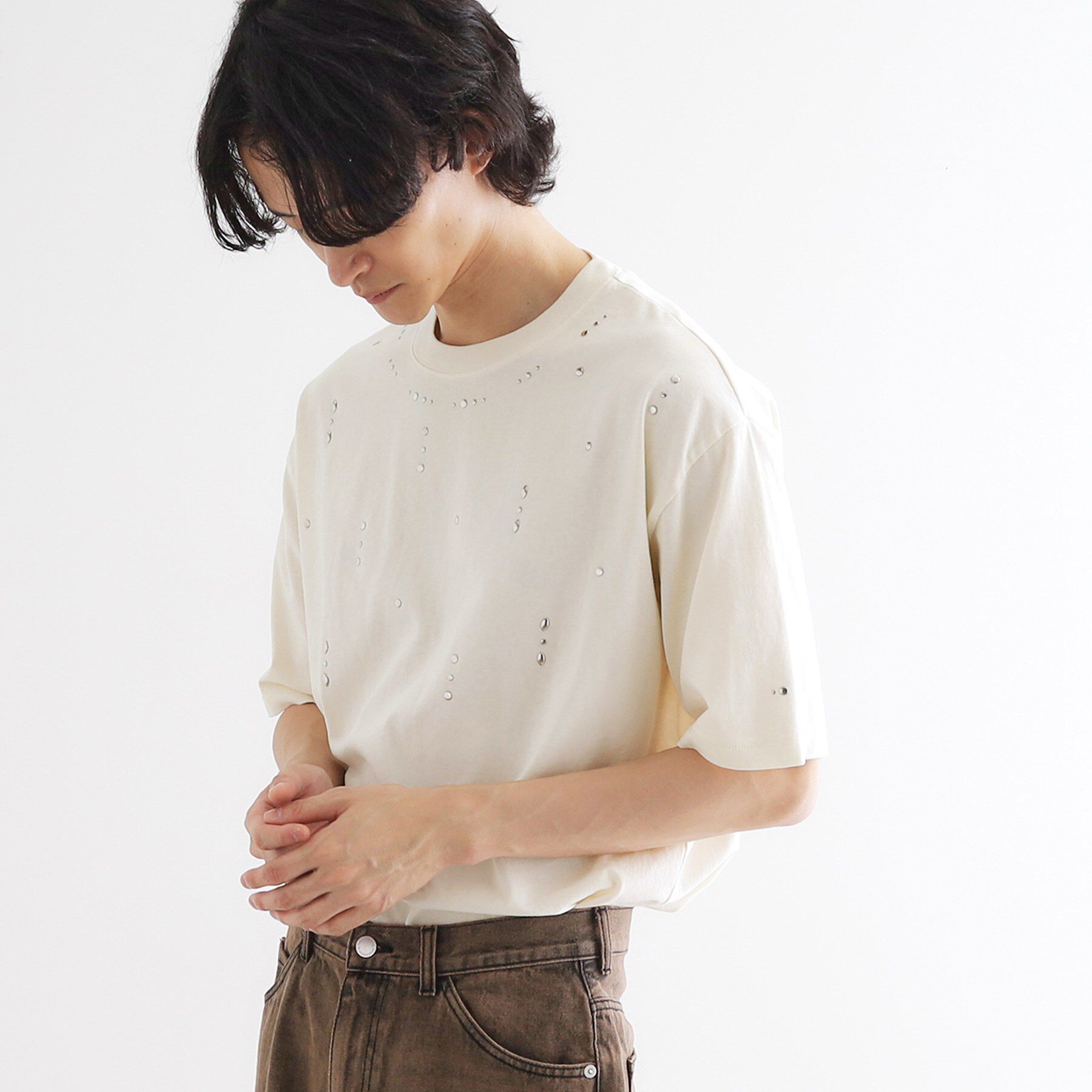 tk.TAKEO KIKUCHI「ヴィンテージライクスタッズTシャツ」|Tシャツ・カットソー|オフホワイト(003