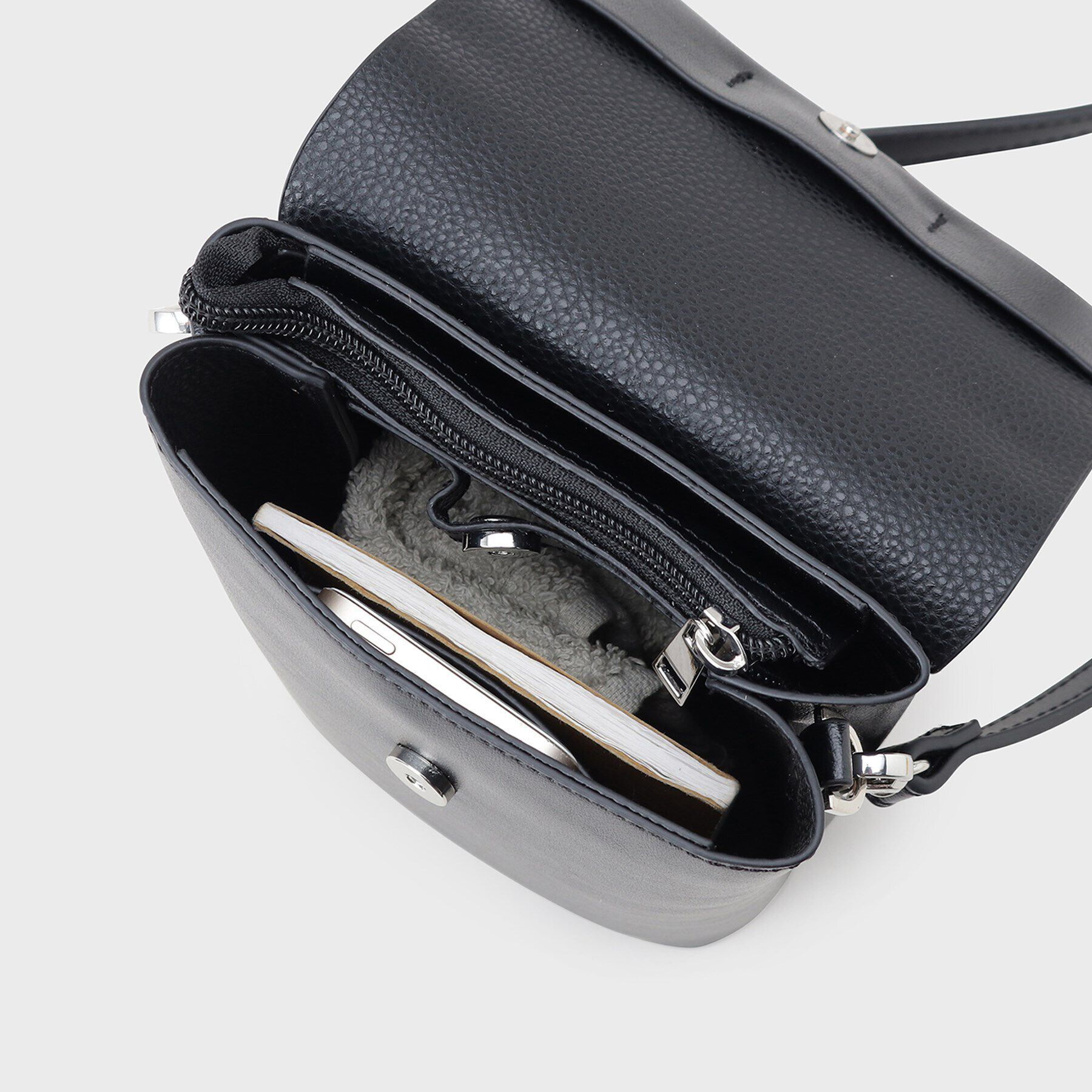 tk.TAKEO KIKUCHI「コンパクトミニショルダー」|ショルダー・メッセンジャー|