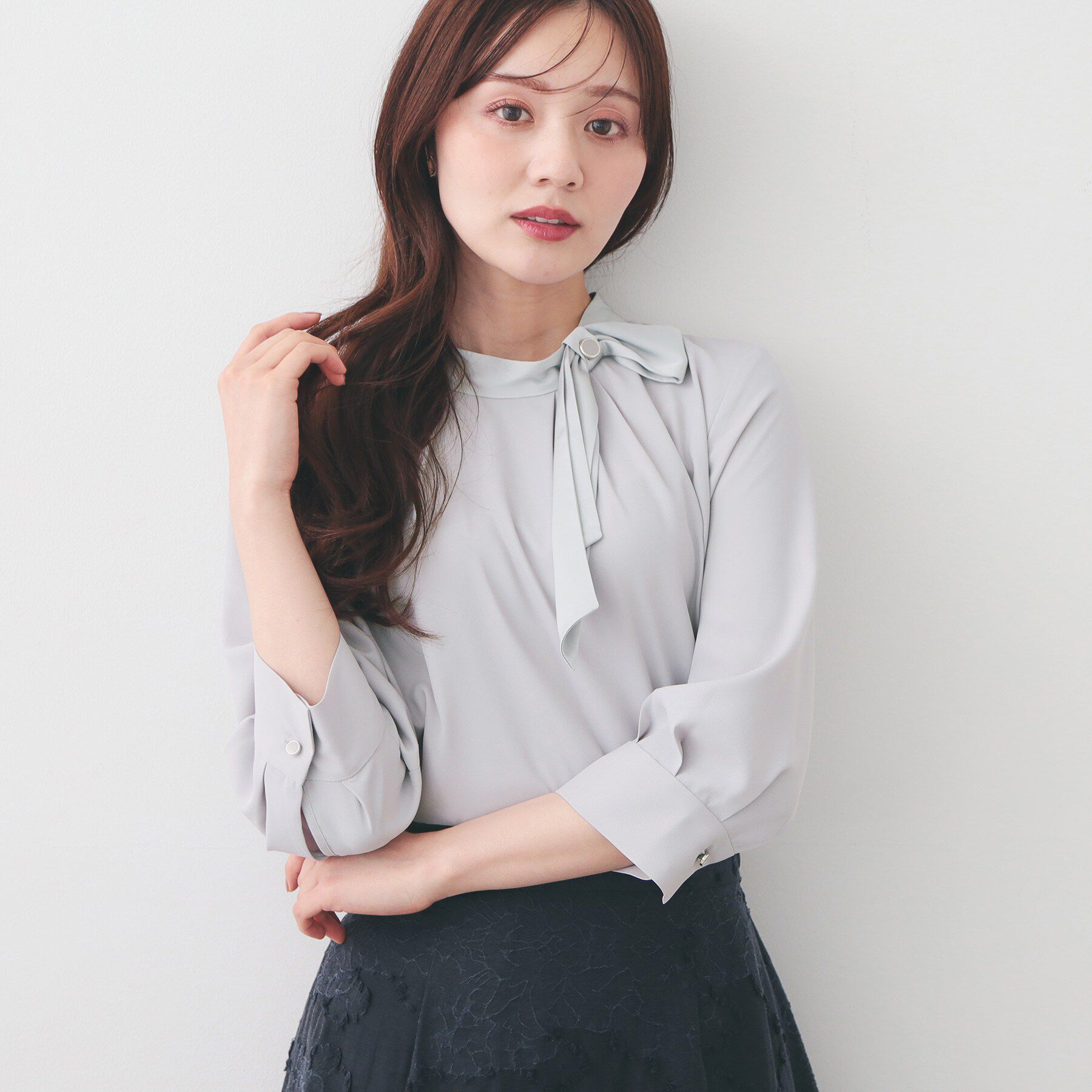 index「アシメボウタイブラウス【洗濯機OK/イージーアイロン】」|シャツ・ブラウス|サックスブルー(09